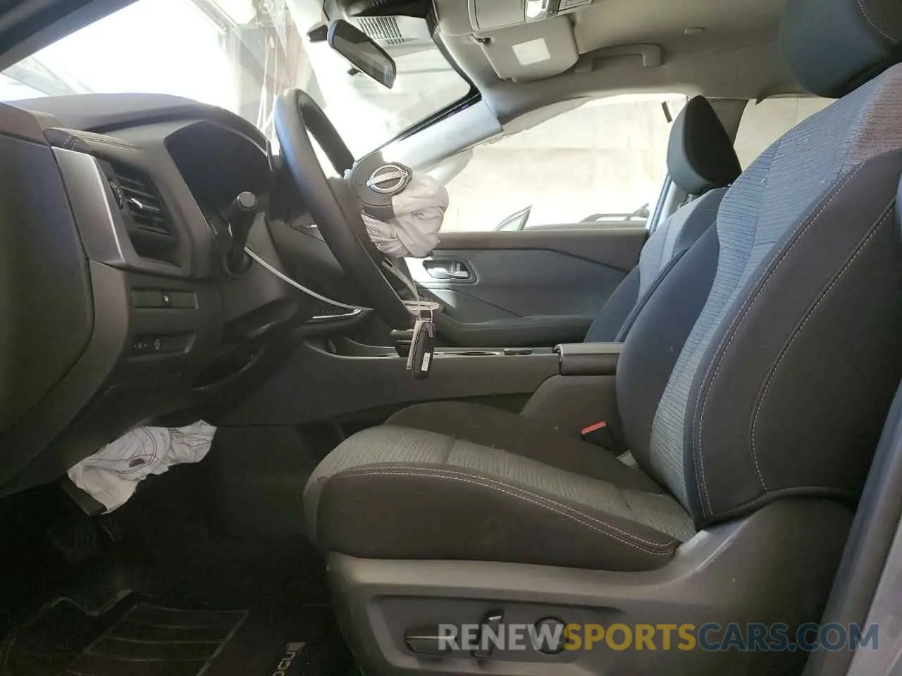 7 Photograph of a damaged car 5N1BT3BB7PC877654 NISSAN ROGUE 2023