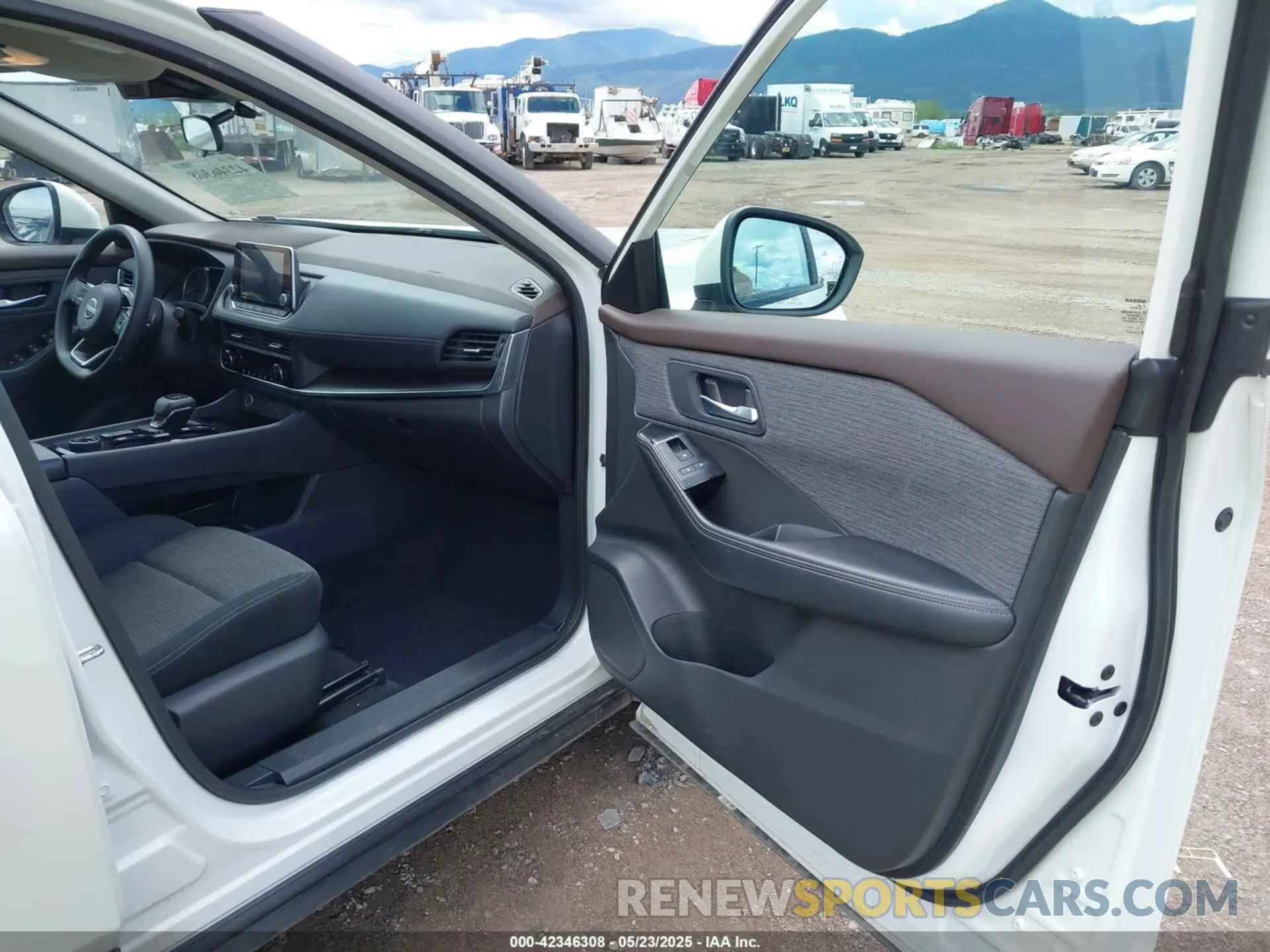 5 Photograph of a damaged car 5N1BT3BB7PC931065 NISSAN ROGUE 2023