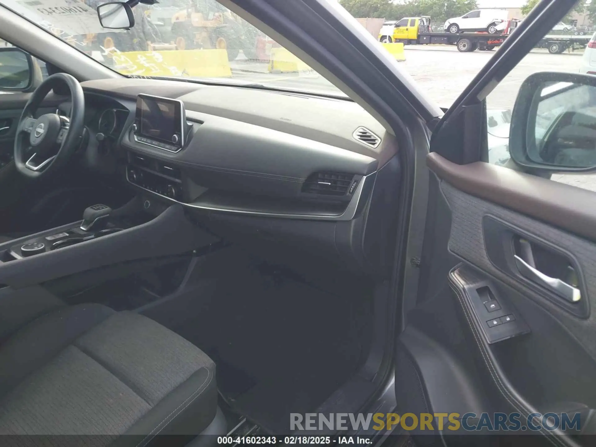 5 Photograph of a damaged car 5N1BT3BB8PC941037 NISSAN ROGUE 2023