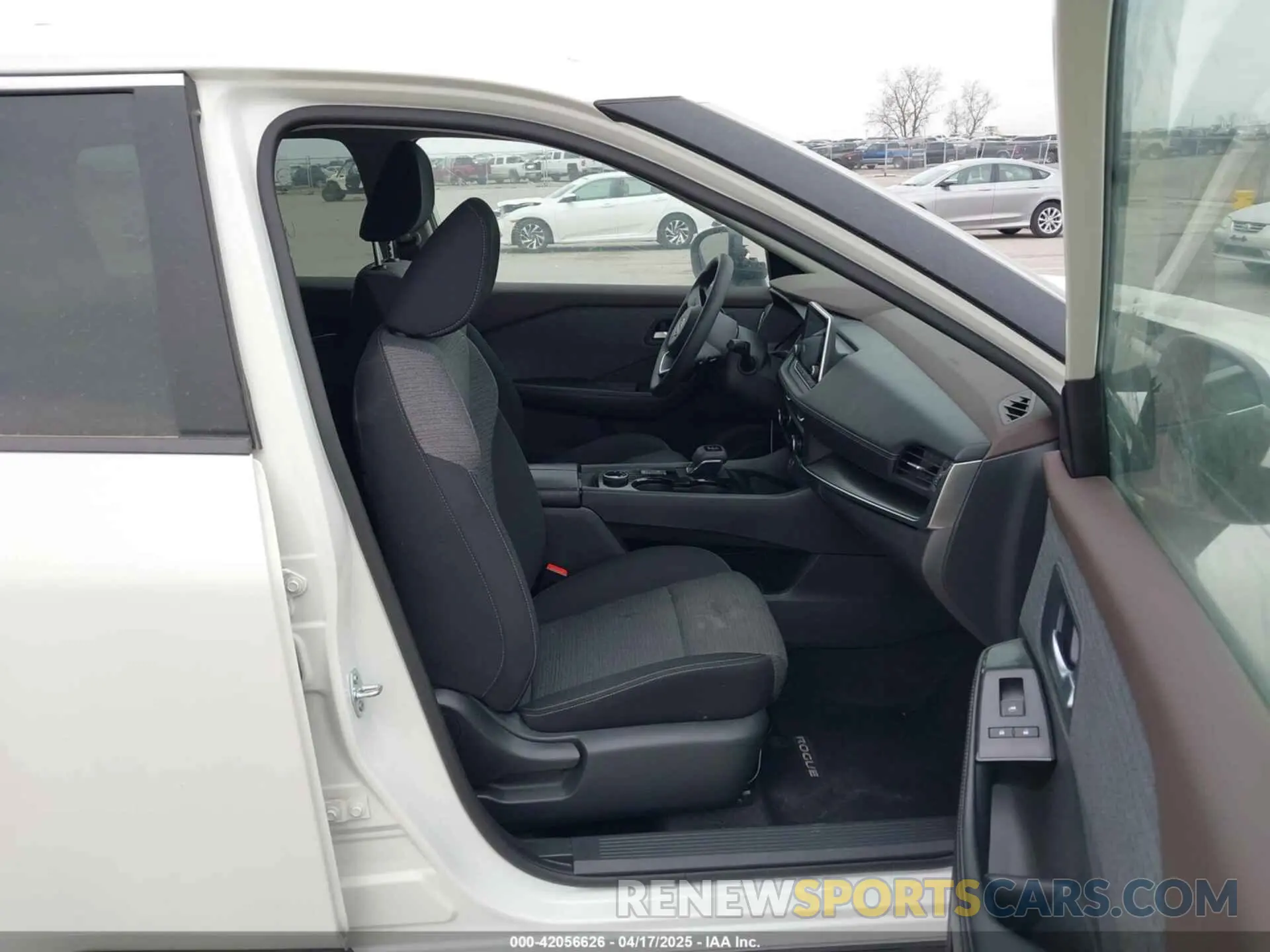 5 Photograph of a damaged car 5N1BT3BB9PC897677 NISSAN ROGUE 2023