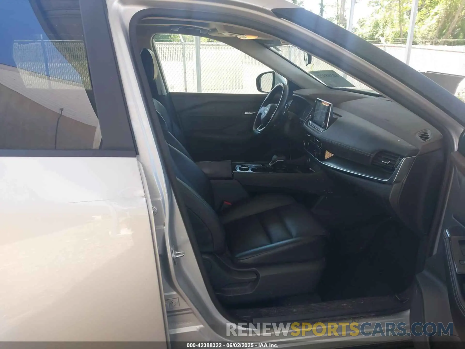 5 Photograph of a damaged car 5N1BT3BBXPC748937 NISSAN ROGUE 2023