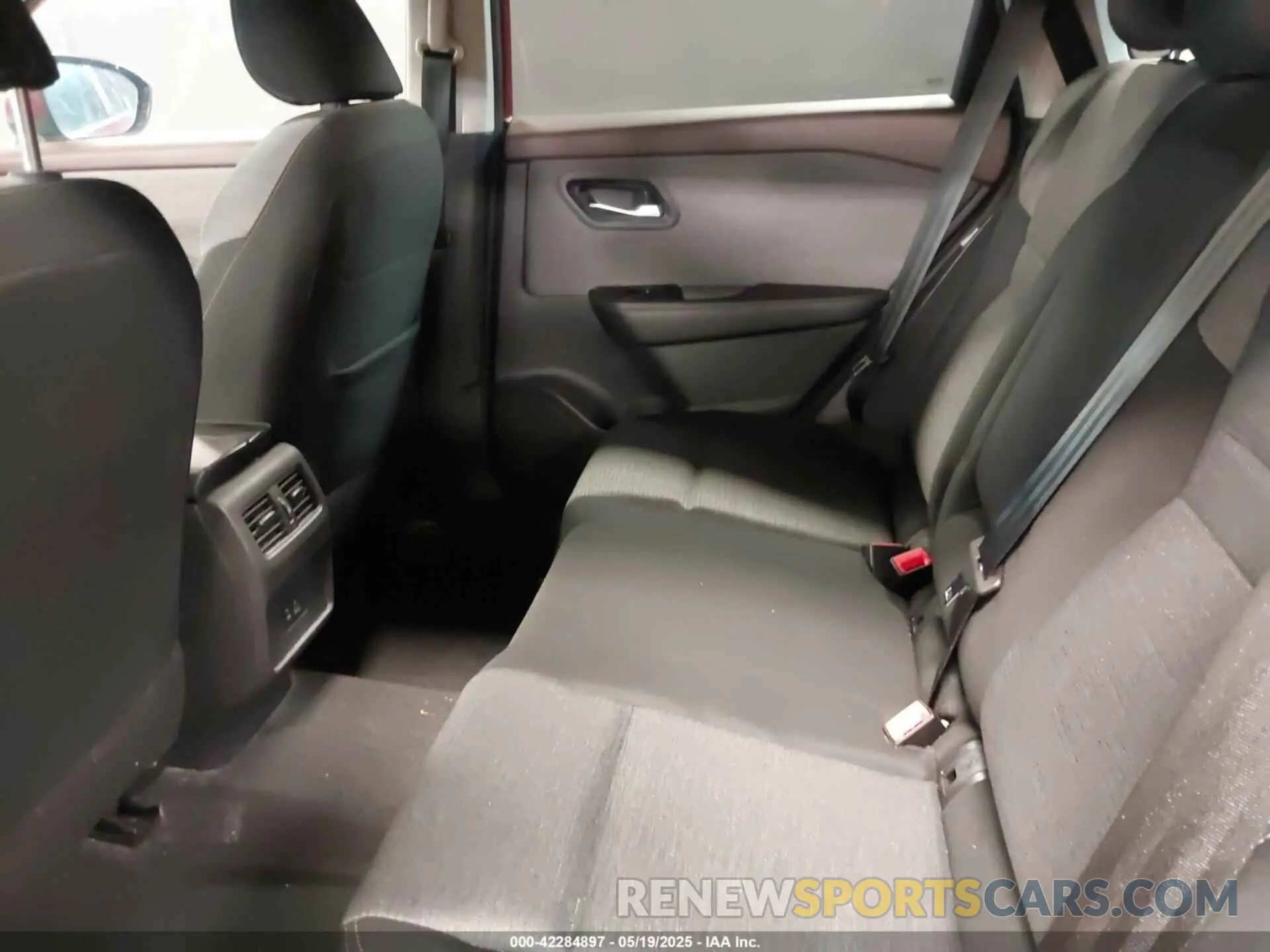 8 Photograph of a damaged car 5N1BT3BBXPC851792 NISSAN ROGUE 2023