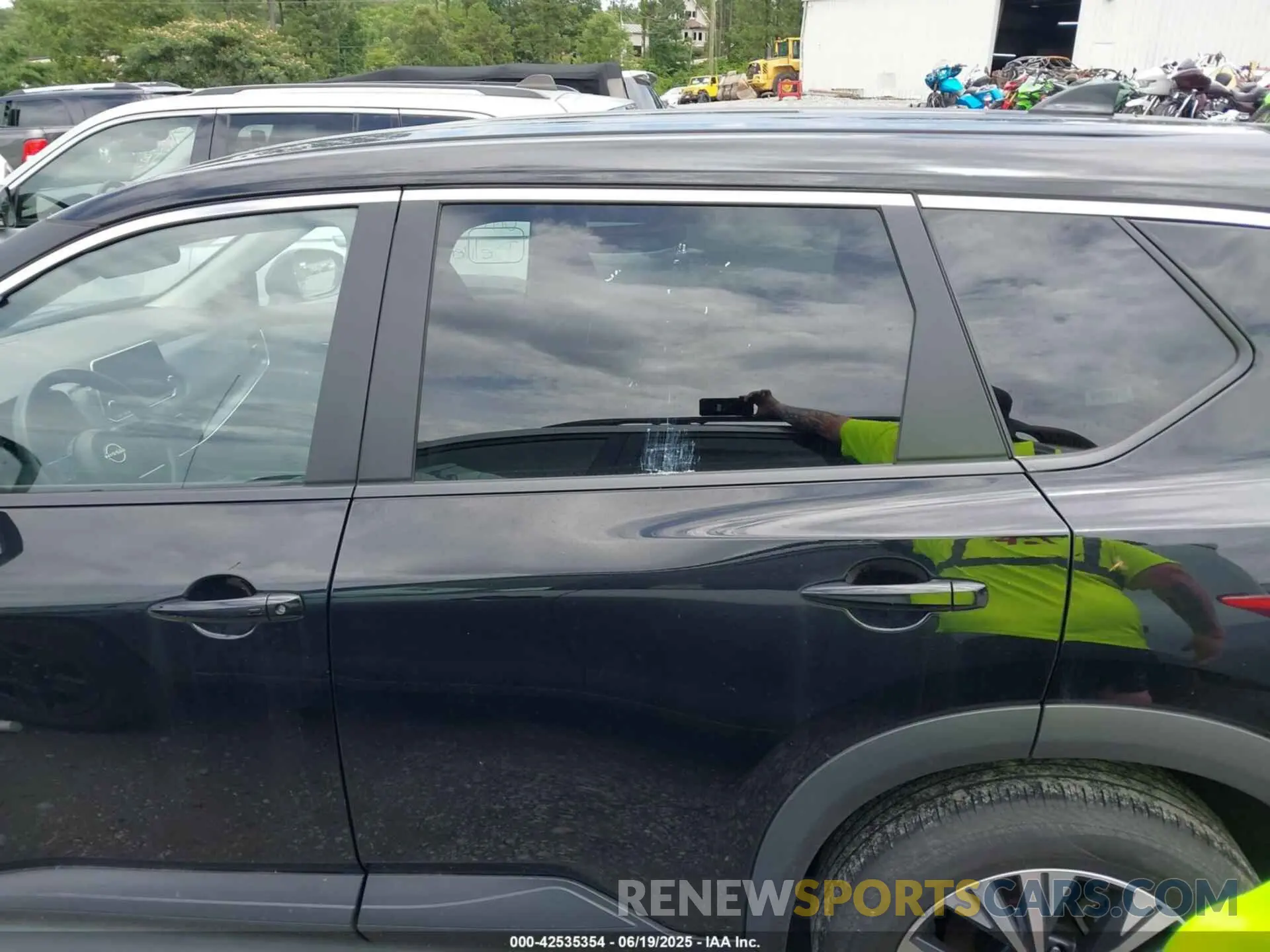 14 Photograph of a damaged car 5N1BT3BBXPC890897 NISSAN ROGUE 2023