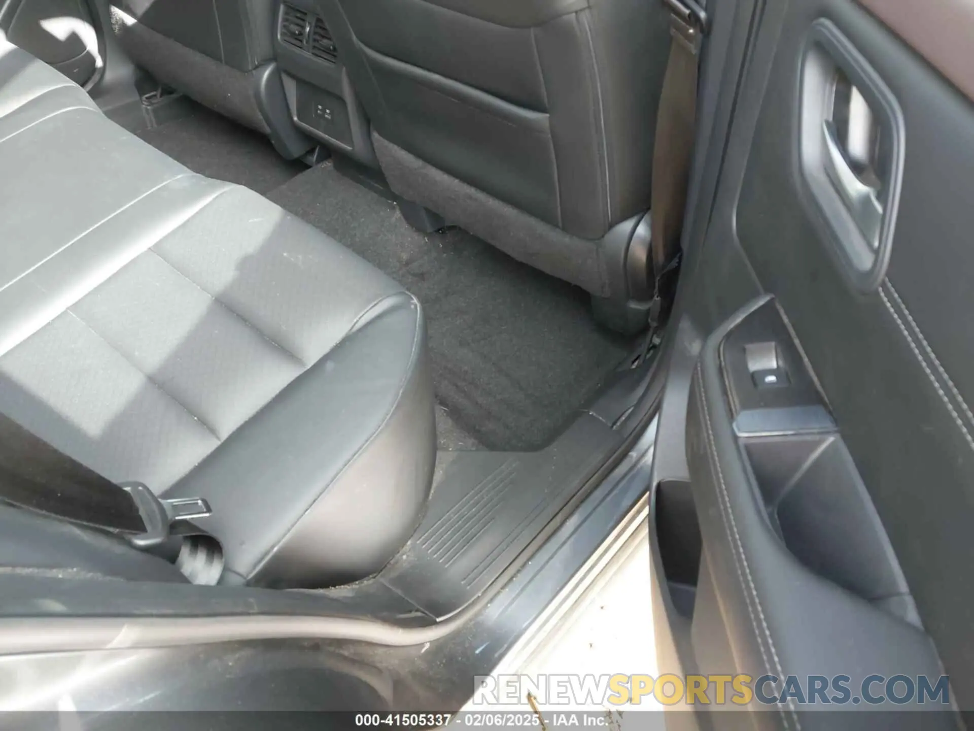 8 Photograph of a damaged car 5N1BT3BBXPC924742 NISSAN ROGUE 2023