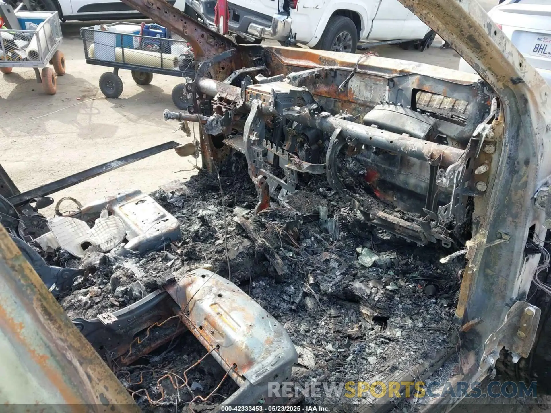 5 Photograph of a damaged car 5N1BT3CA3PC678235 NISSAN ROGUE 2023