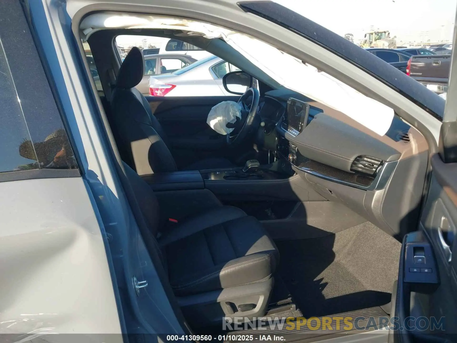 5 Photograph of a damaged car 5N1BT3CA8PC913230 NISSAN ROGUE 2023