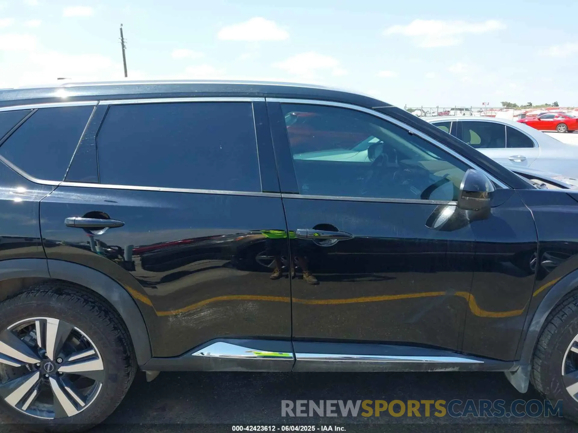 14 Photograph of a damaged car 5N1BT3CA8PC925703 NISSAN ROGUE 2023