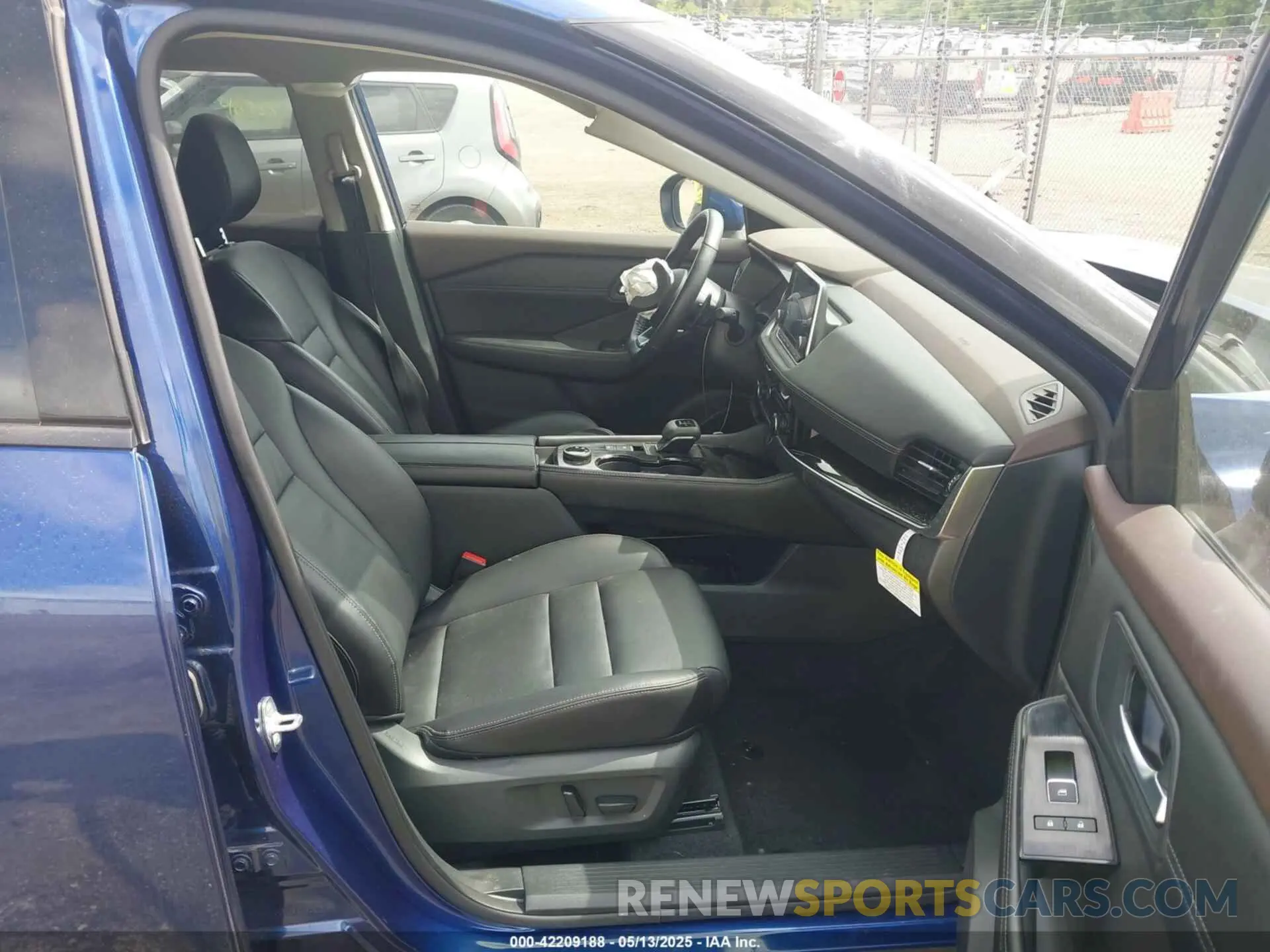 5 Photograph of a damaged car 5N1BT3CB1PC916267 NISSAN ROGUE 2023
