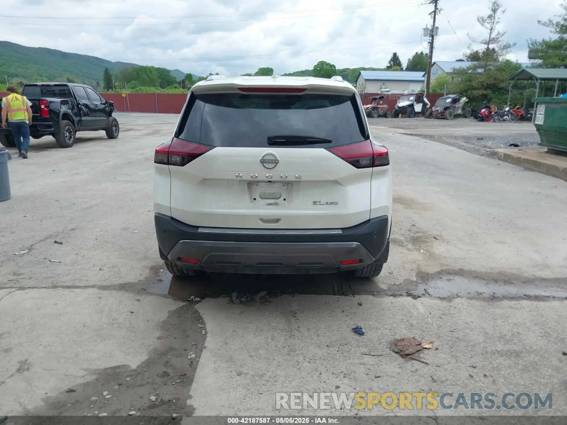 16 Photograph of a damaged car 5N1BT3CB2PC871291 NISSAN ROGUE 2023