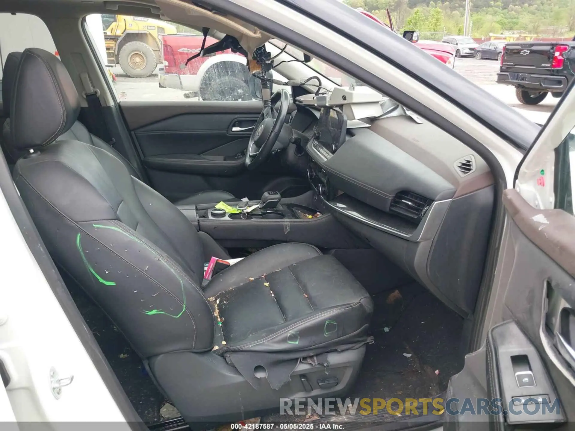 5 Photograph of a damaged car 5N1BT3CB2PC871291 NISSAN ROGUE 2023
