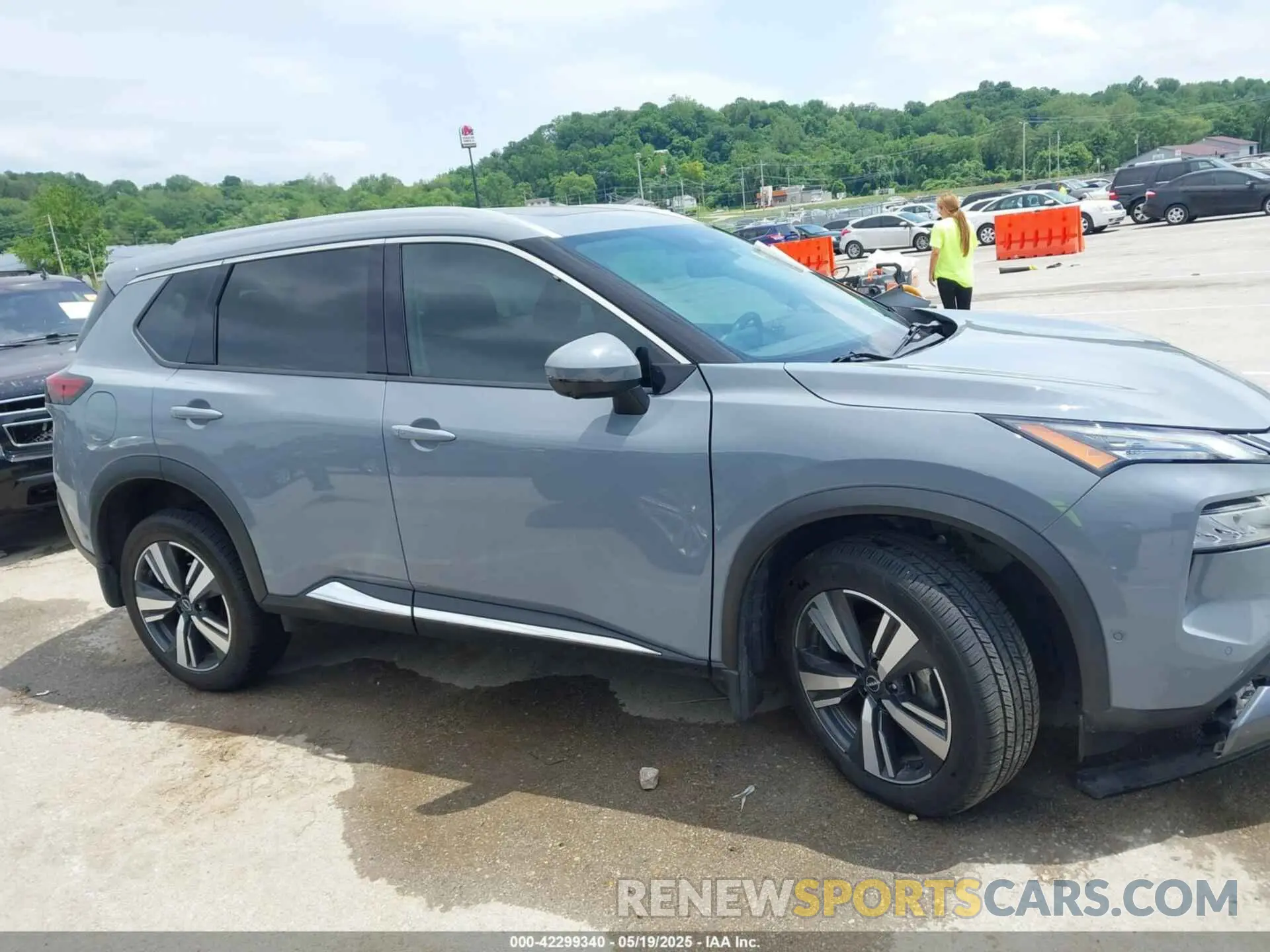 13 Photograph of a damaged car 5N1BT3CB3PC753847 NISSAN ROGUE 2023