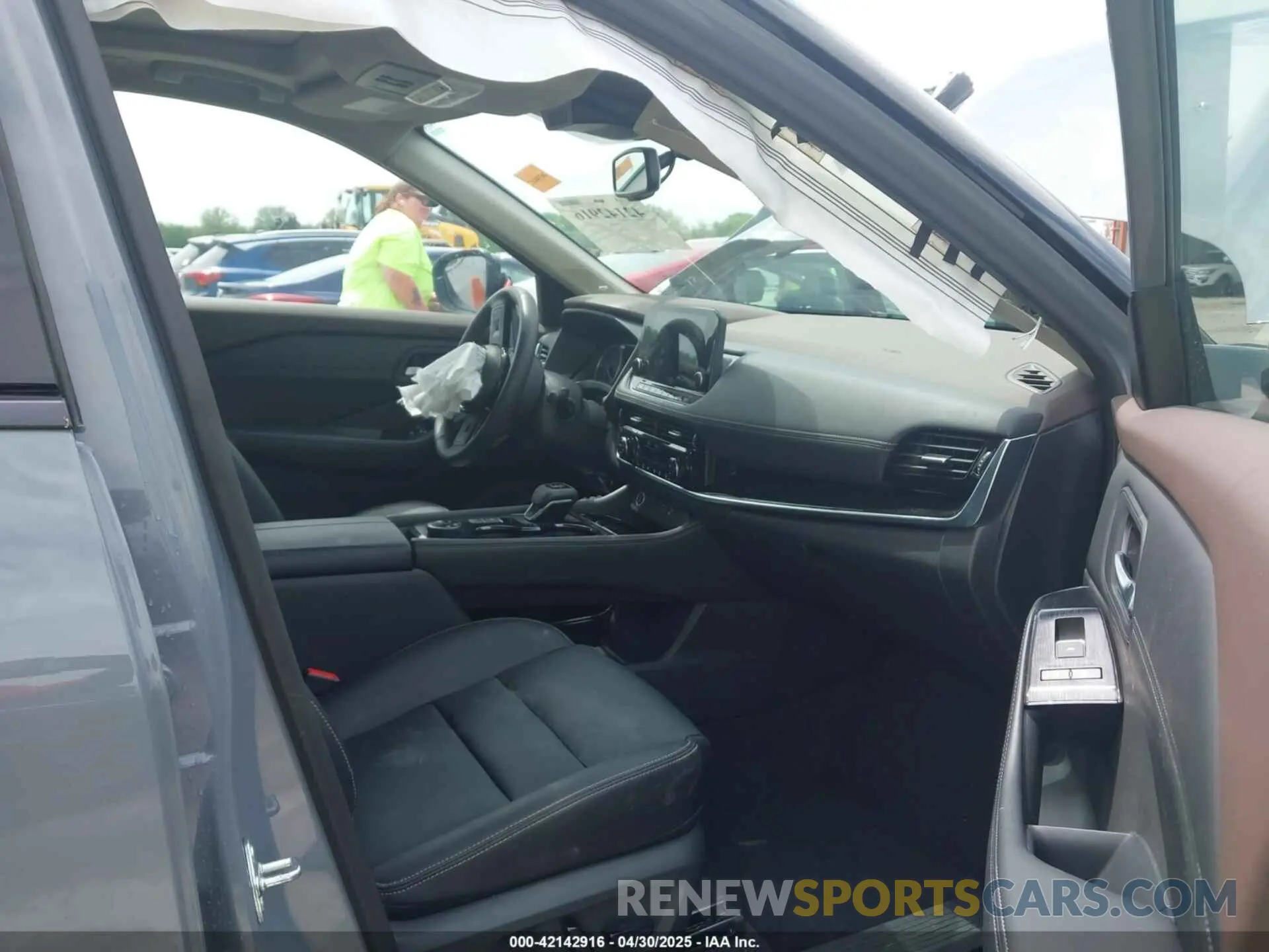 5 Photograph of a damaged car 5N1BT3CB4PC878517 NISSAN ROGUE 2023