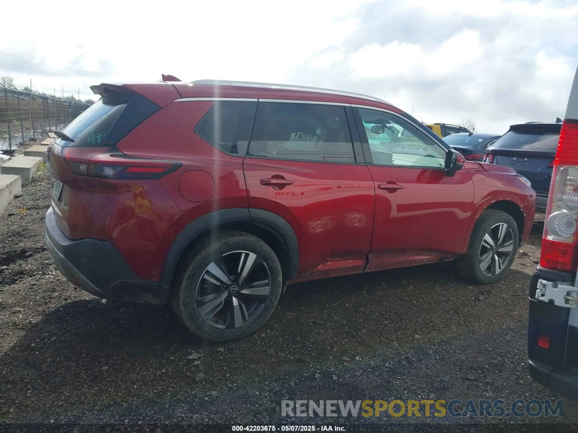 13 Photograph of a damaged car 5N1BT3CB6PC800062 NISSAN ROGUE 2023