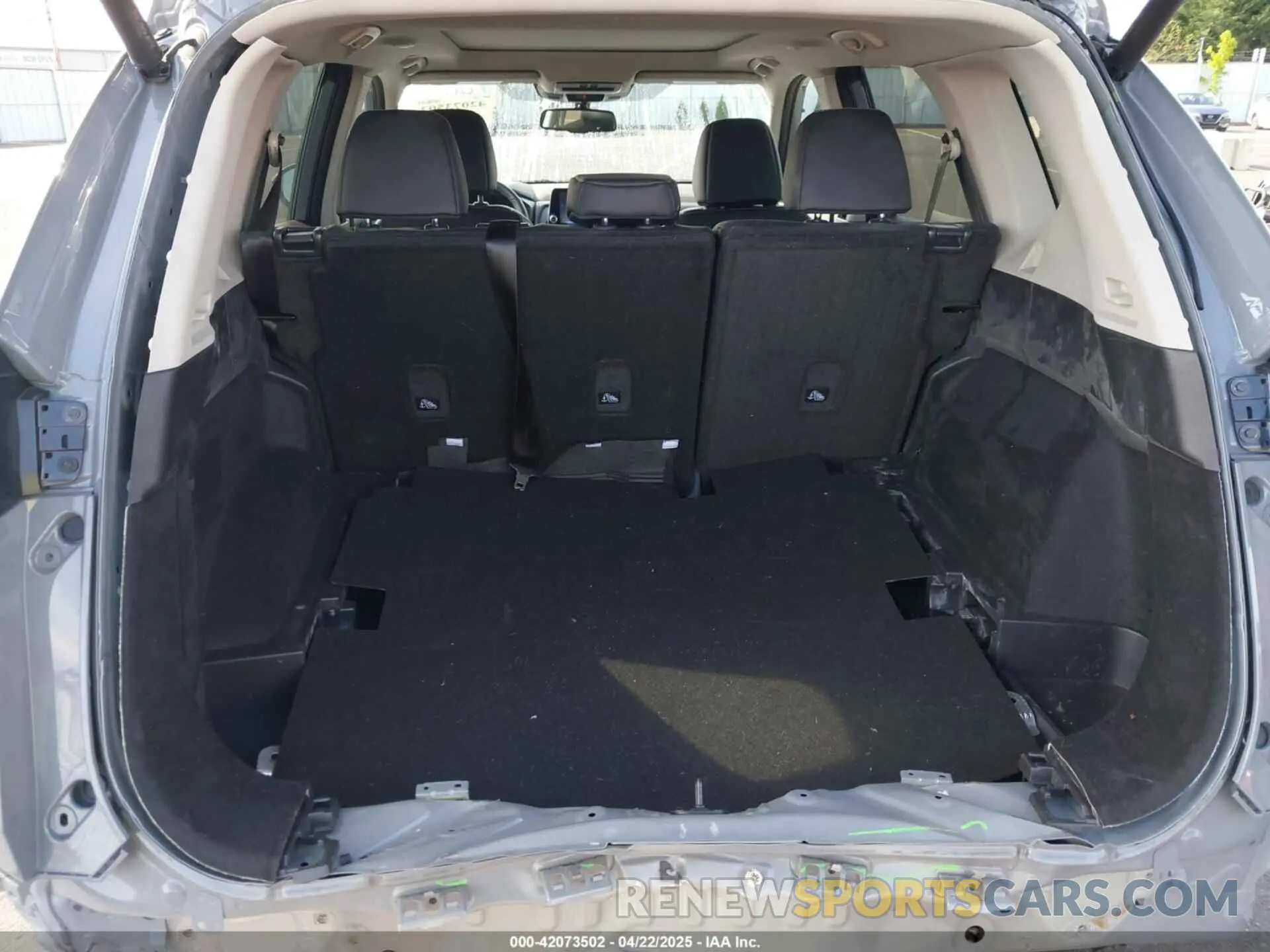 18 Photograph of a damaged car 5N1BT3CB6PC906074 NISSAN ROGUE 2023