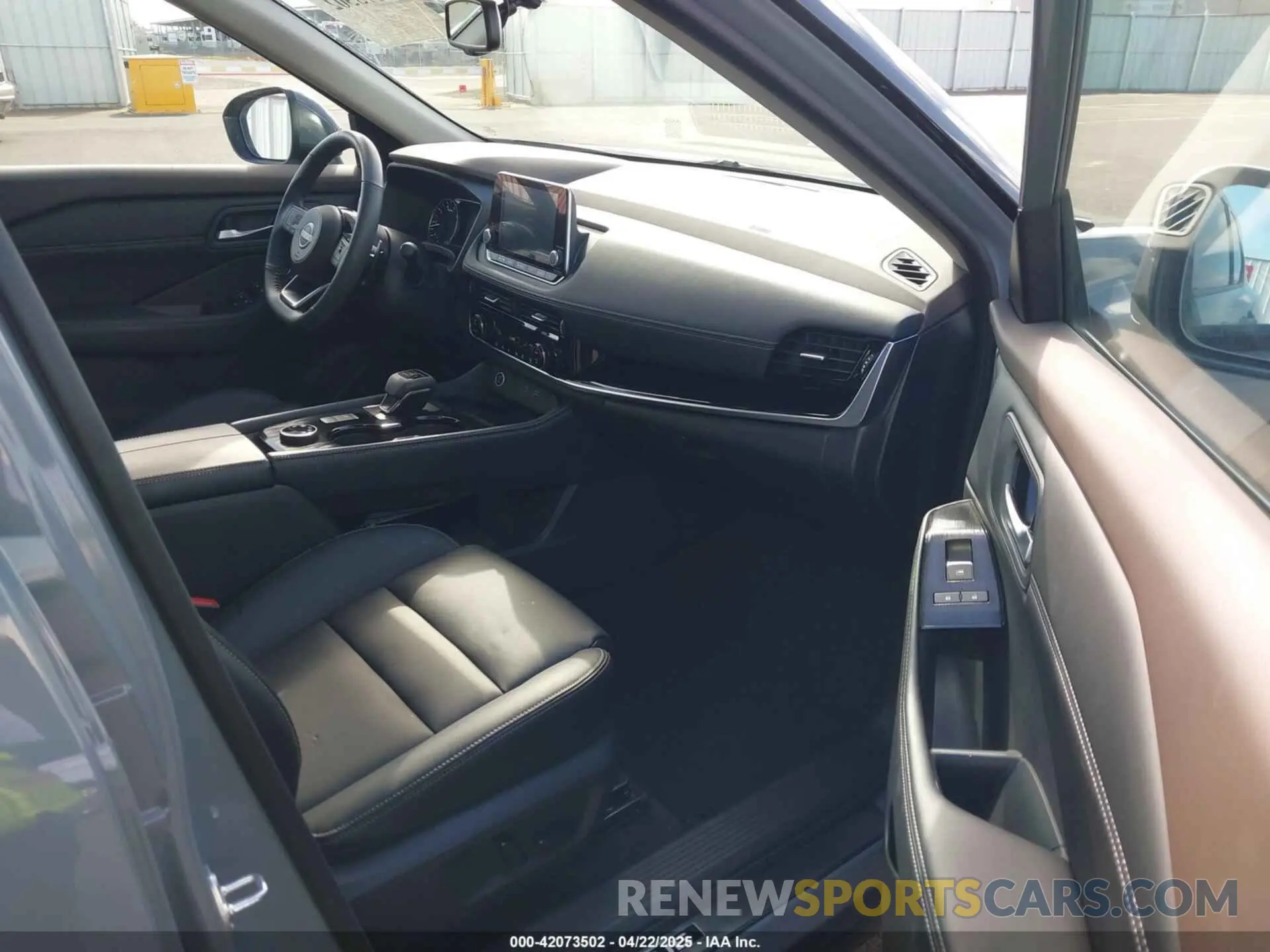 5 Photograph of a damaged car 5N1BT3CB6PC906074 NISSAN ROGUE 2023
