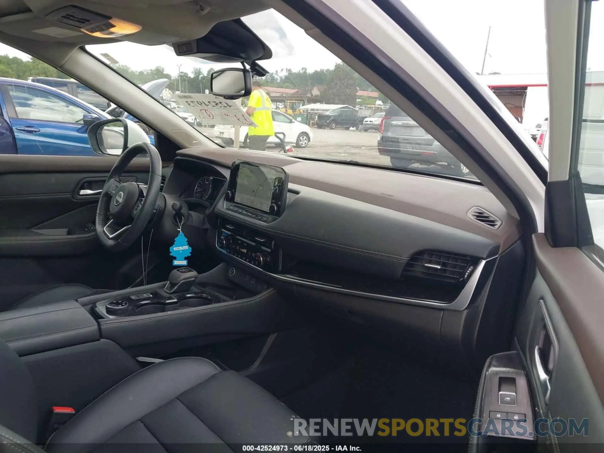 5 Photograph of a damaged car 5N1BT3CB7PC933400 NISSAN ROGUE 2023