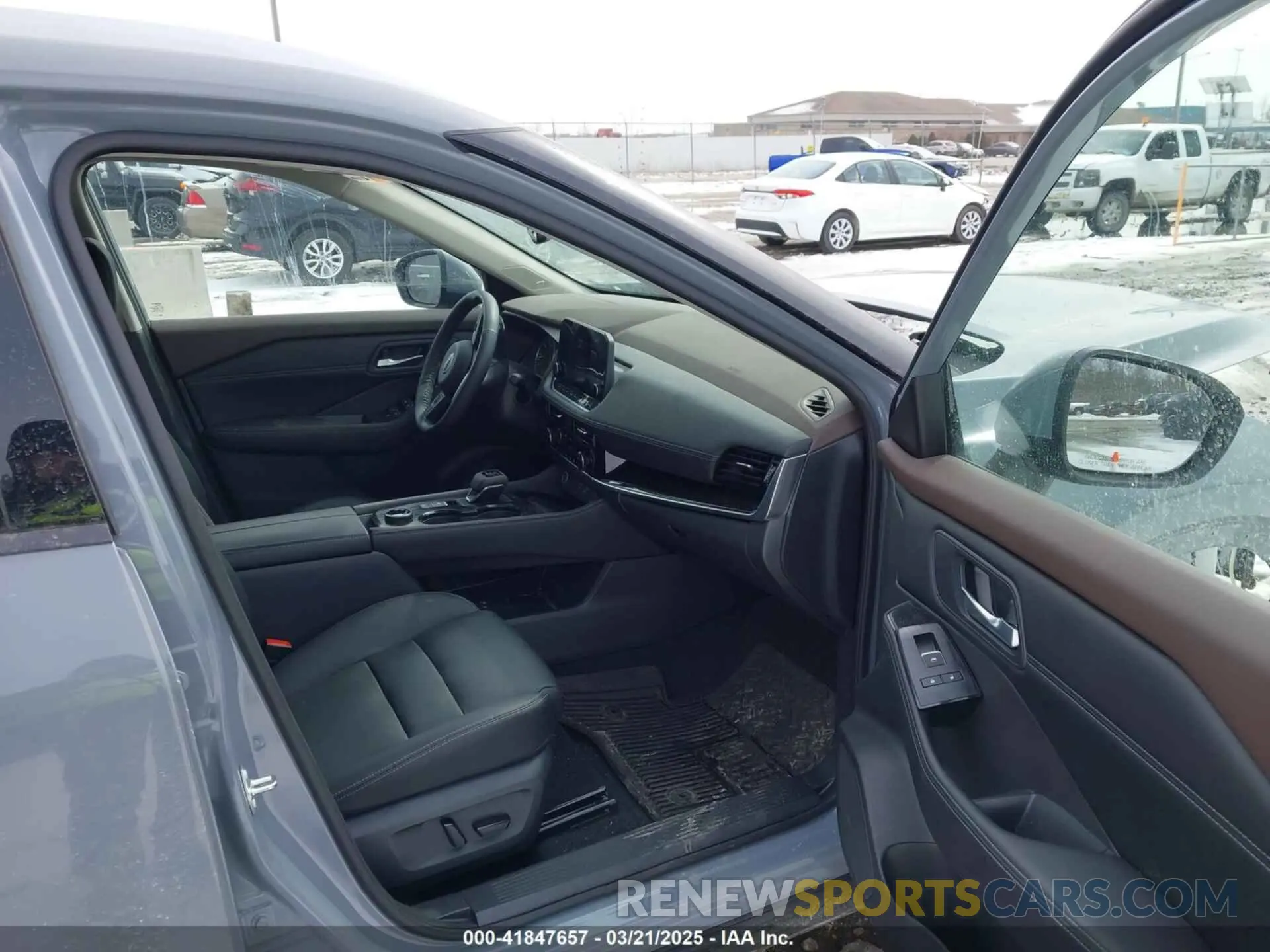 5 Photograph of a damaged car 5N1BT3CB9PC867576 NISSAN ROGUE 2023