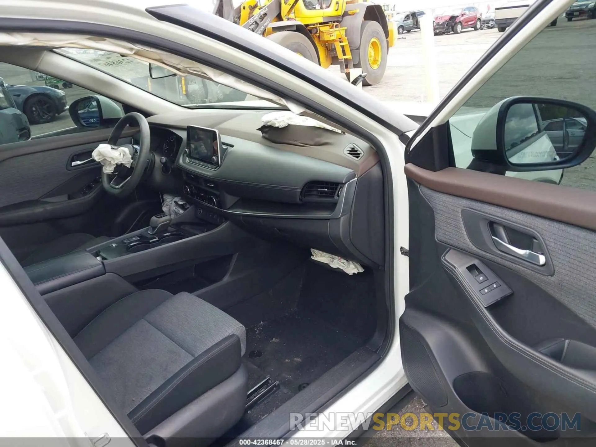 5 Photograph of a damaged car JN8BT3BA4PW008136 NISSAN ROGUE 2023
