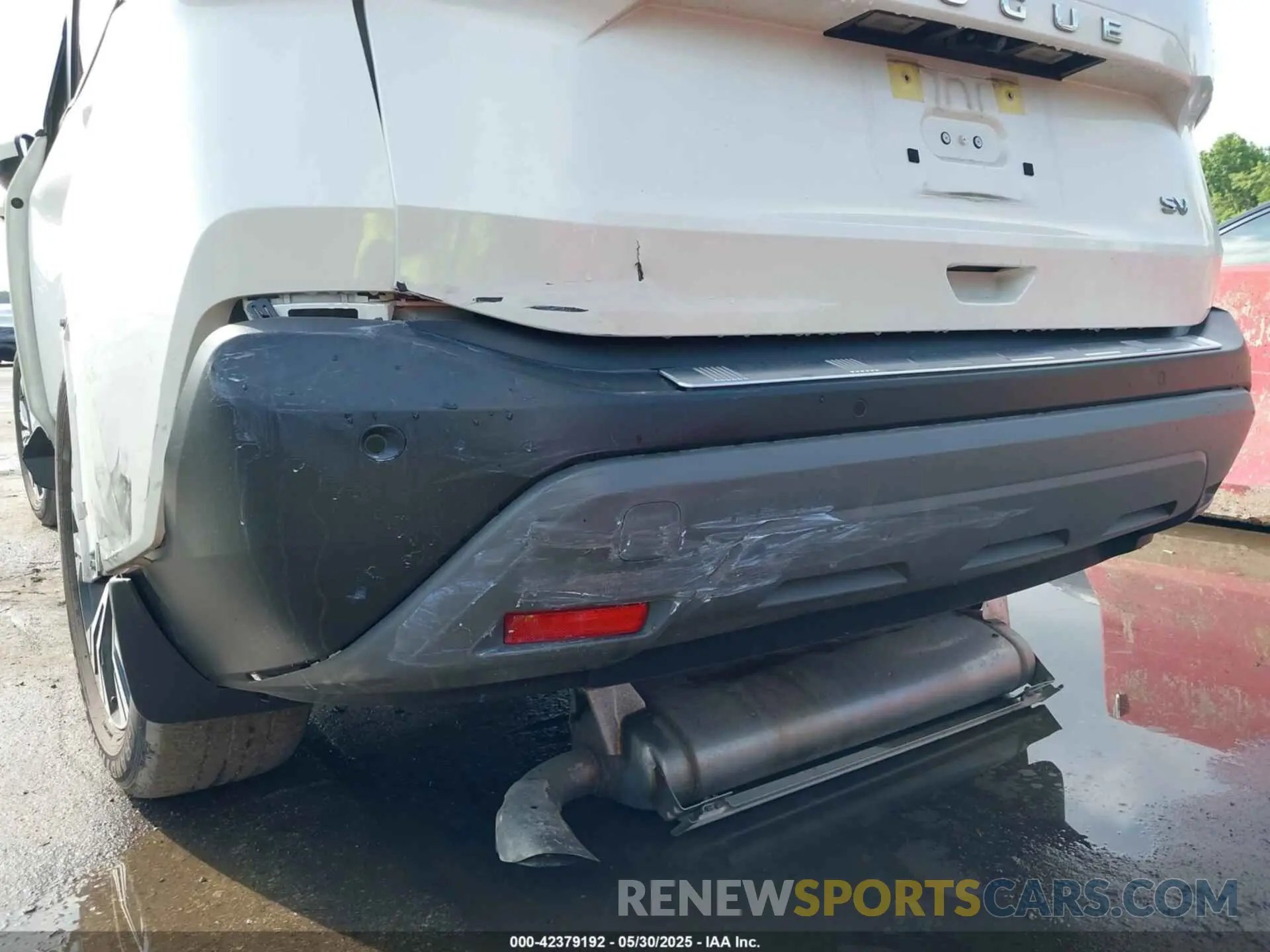 17 Photograph of a damaged car JN8BT3BA4PW414742 NISSAN ROGUE 2023