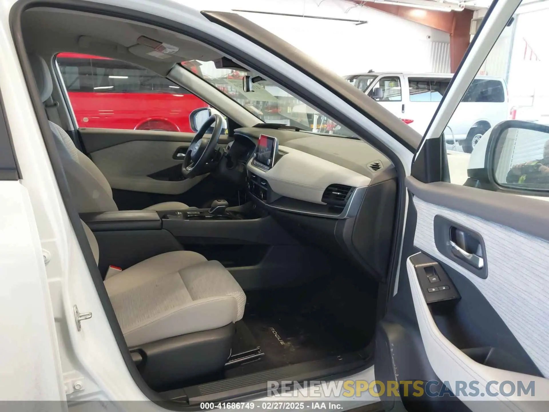 5 Photograph of a damaged car JN8BT3BA4PW418824 NISSAN ROGUE 2023