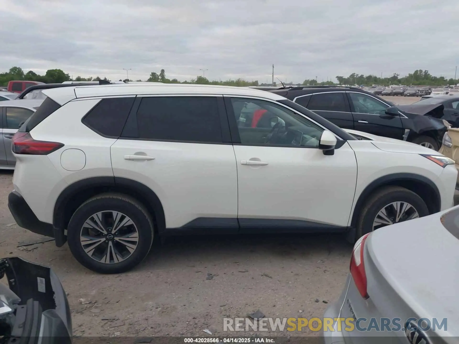 13 Photograph of a damaged car JN8BT3BA5PW425636 NISSAN ROGUE 2023