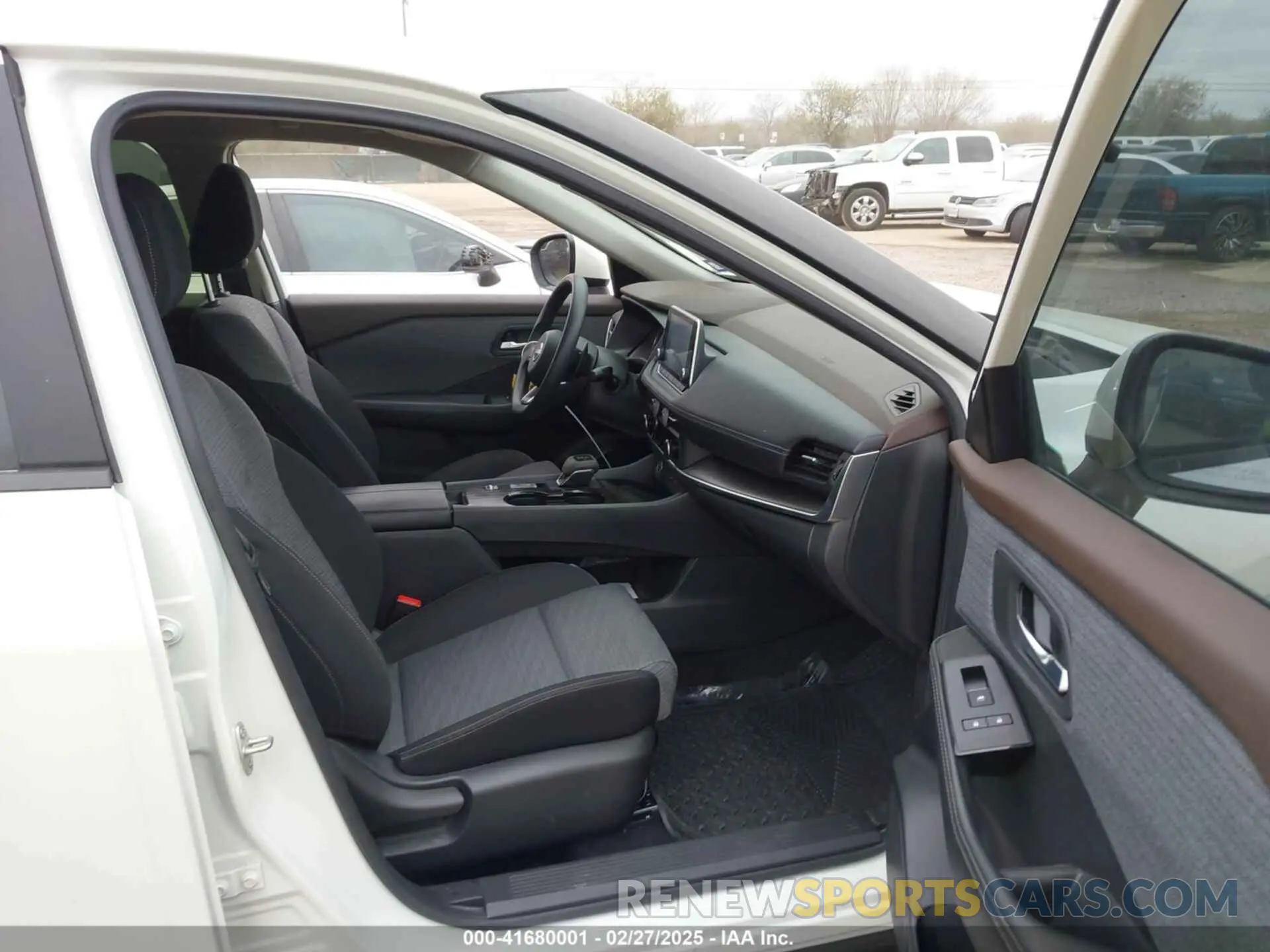 5 Photograph of a damaged car JN8BT3BA7PW008745 NISSAN ROGUE 2023