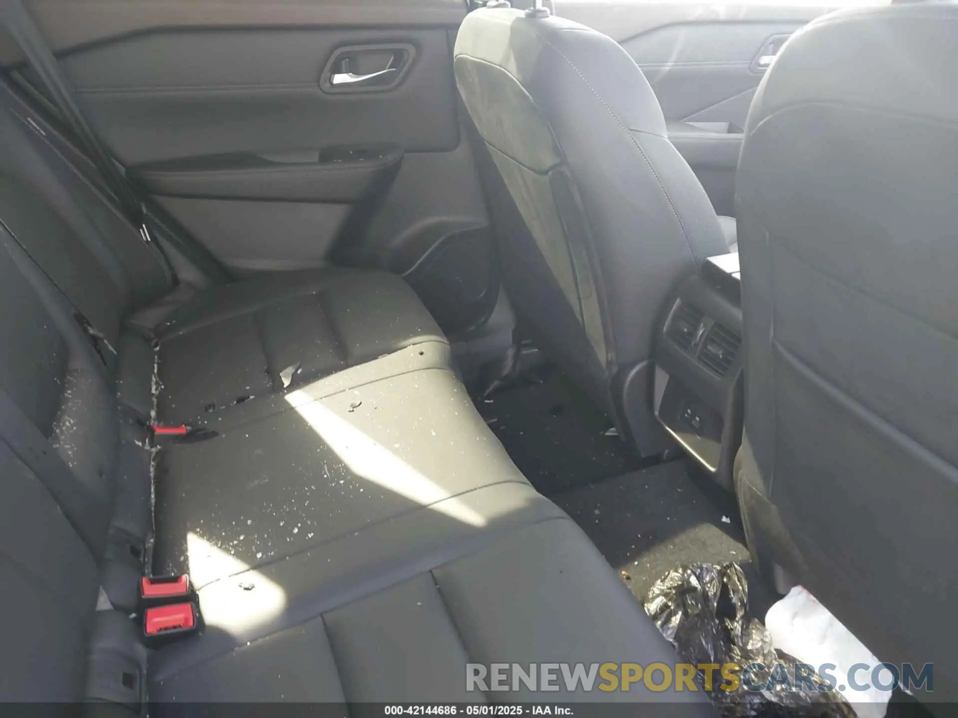 8 Photograph of a damaged car JN8BT3BB1PW214975 NISSAN ROGUE 2023