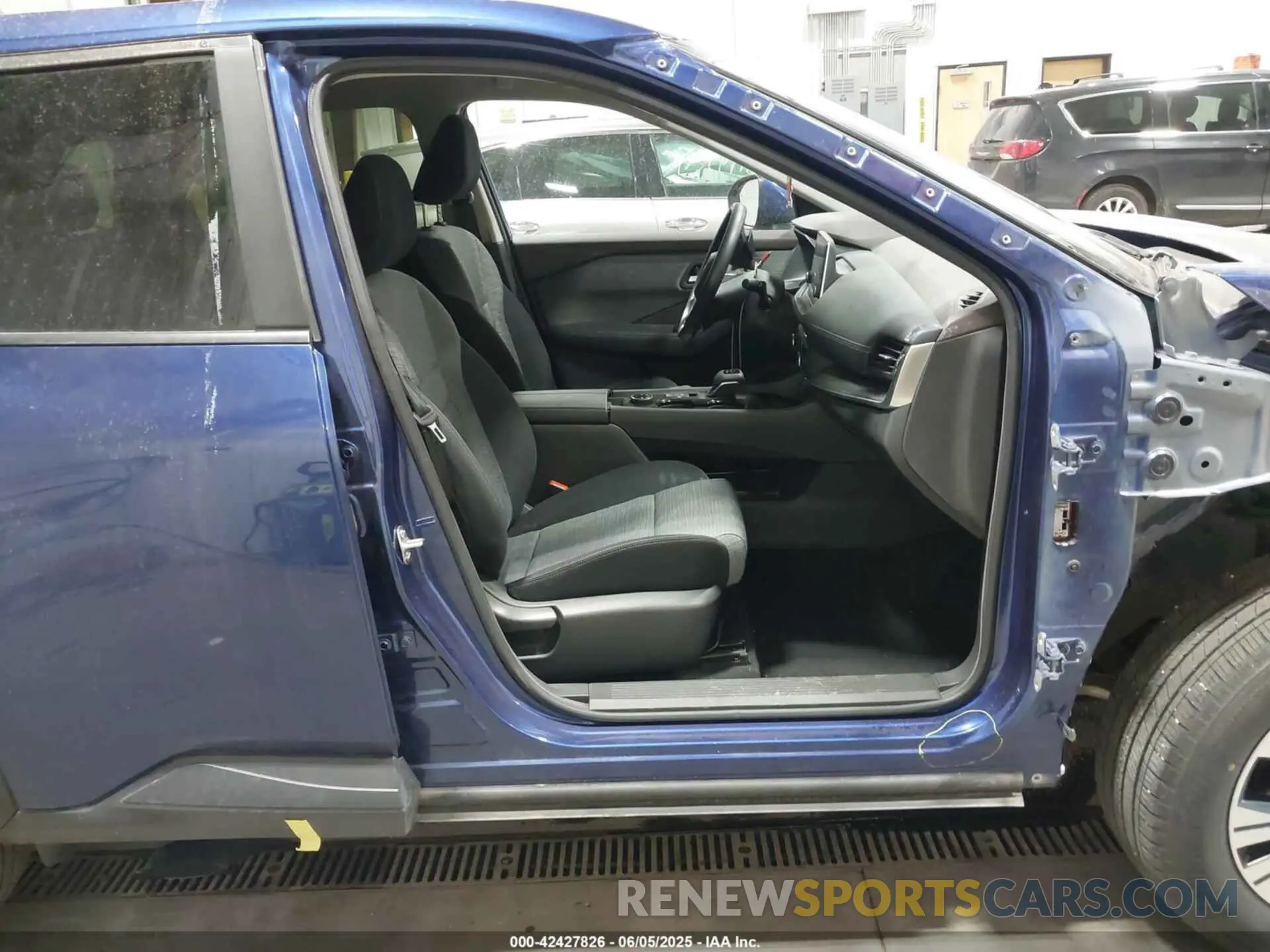 18 Photograph of a damaged car JN8BT3BB1PW221554 NISSAN ROGUE 2023