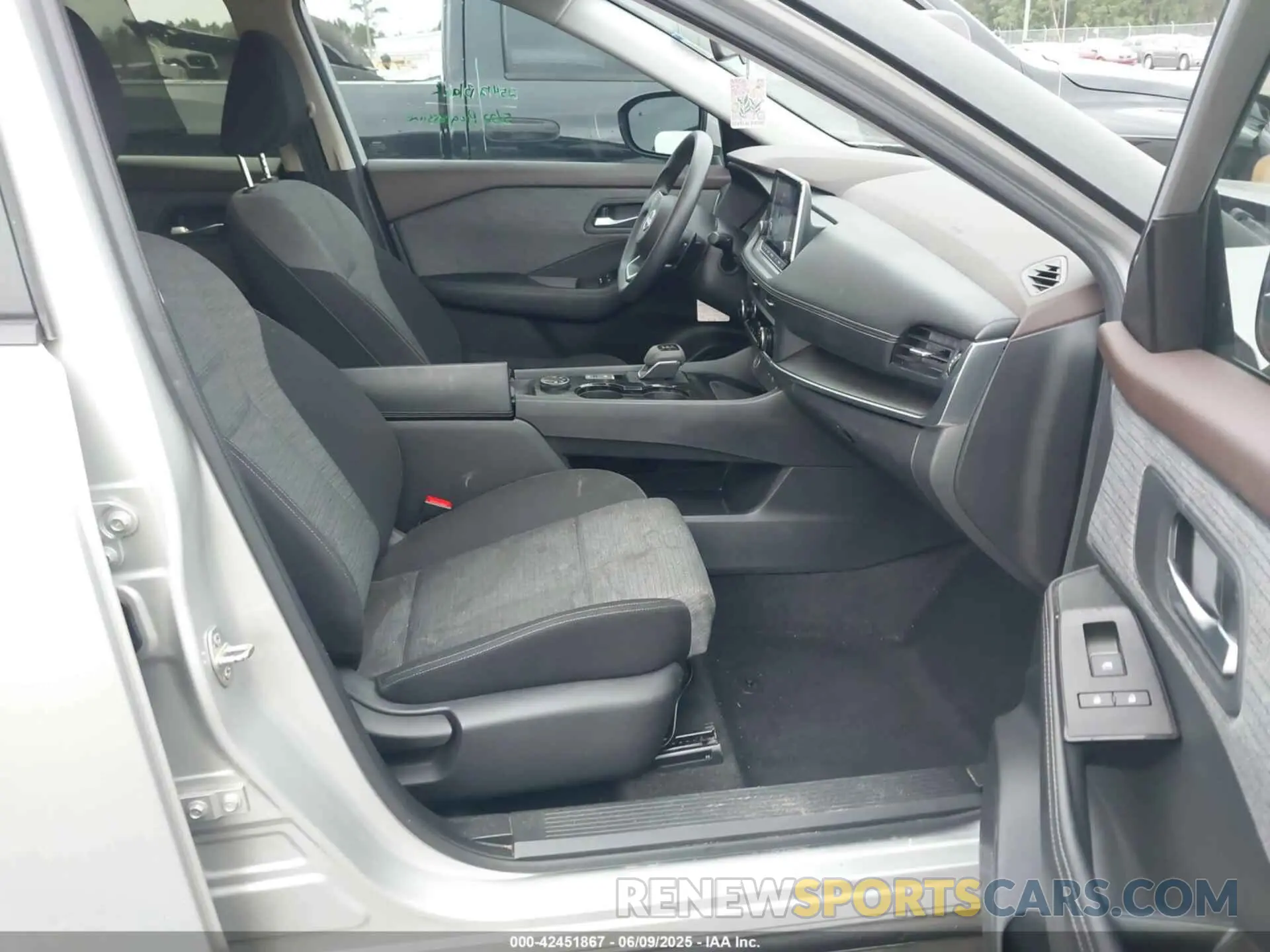 5 Photograph of a damaged car JN8BT3BB3PW472513 NISSAN ROGUE 2023