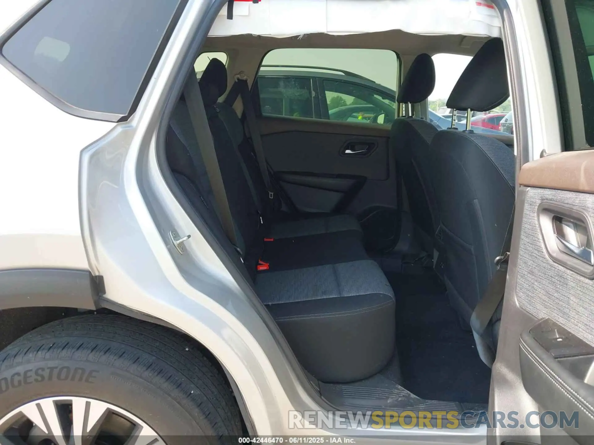 8 Photograph of a damaged car JN8BT3BB7PW471025 NISSAN ROGUE 2023