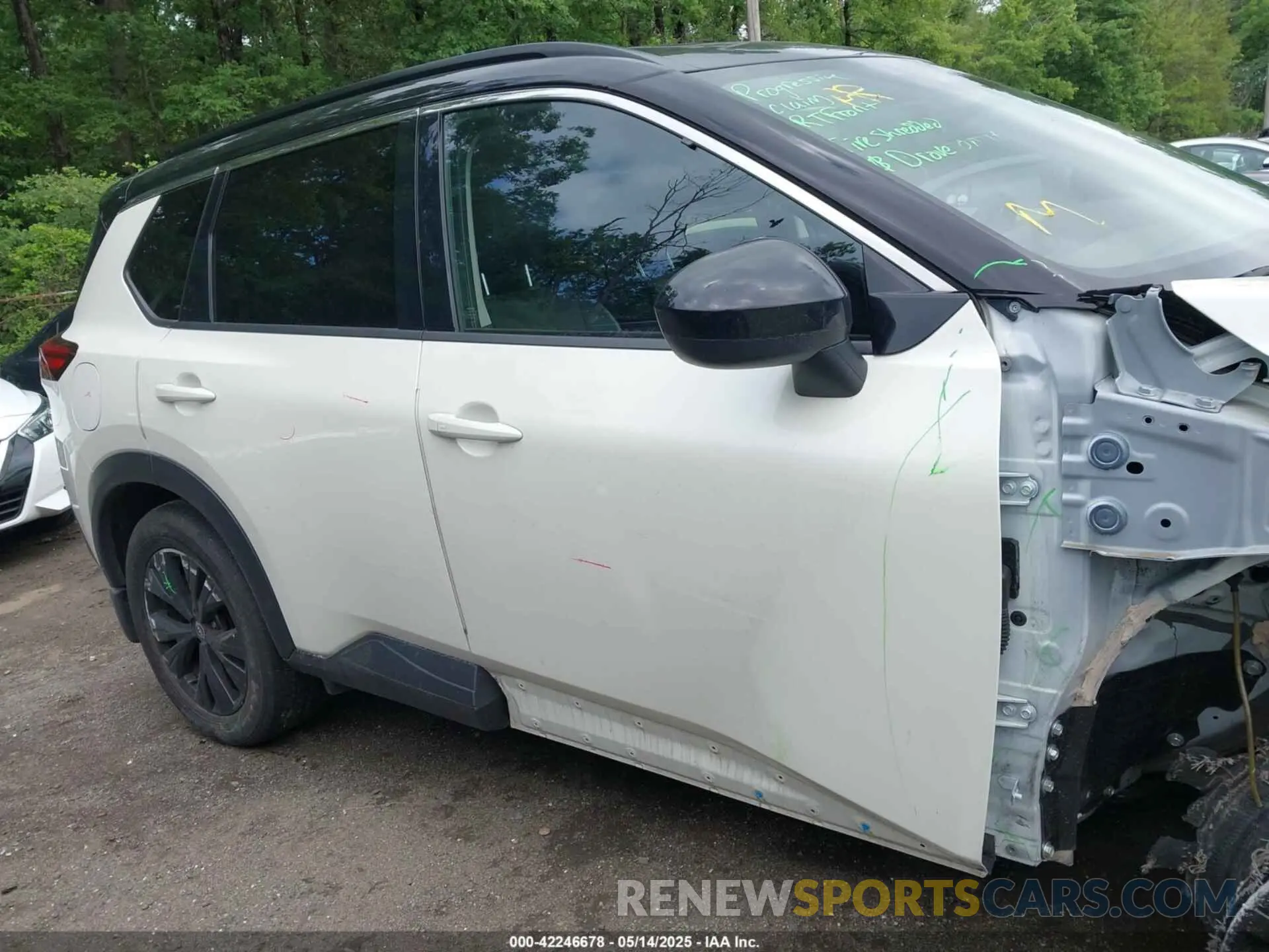 13 Photograph of a damaged car JN8BT3BB8PW203598 NISSAN ROGUE 2023