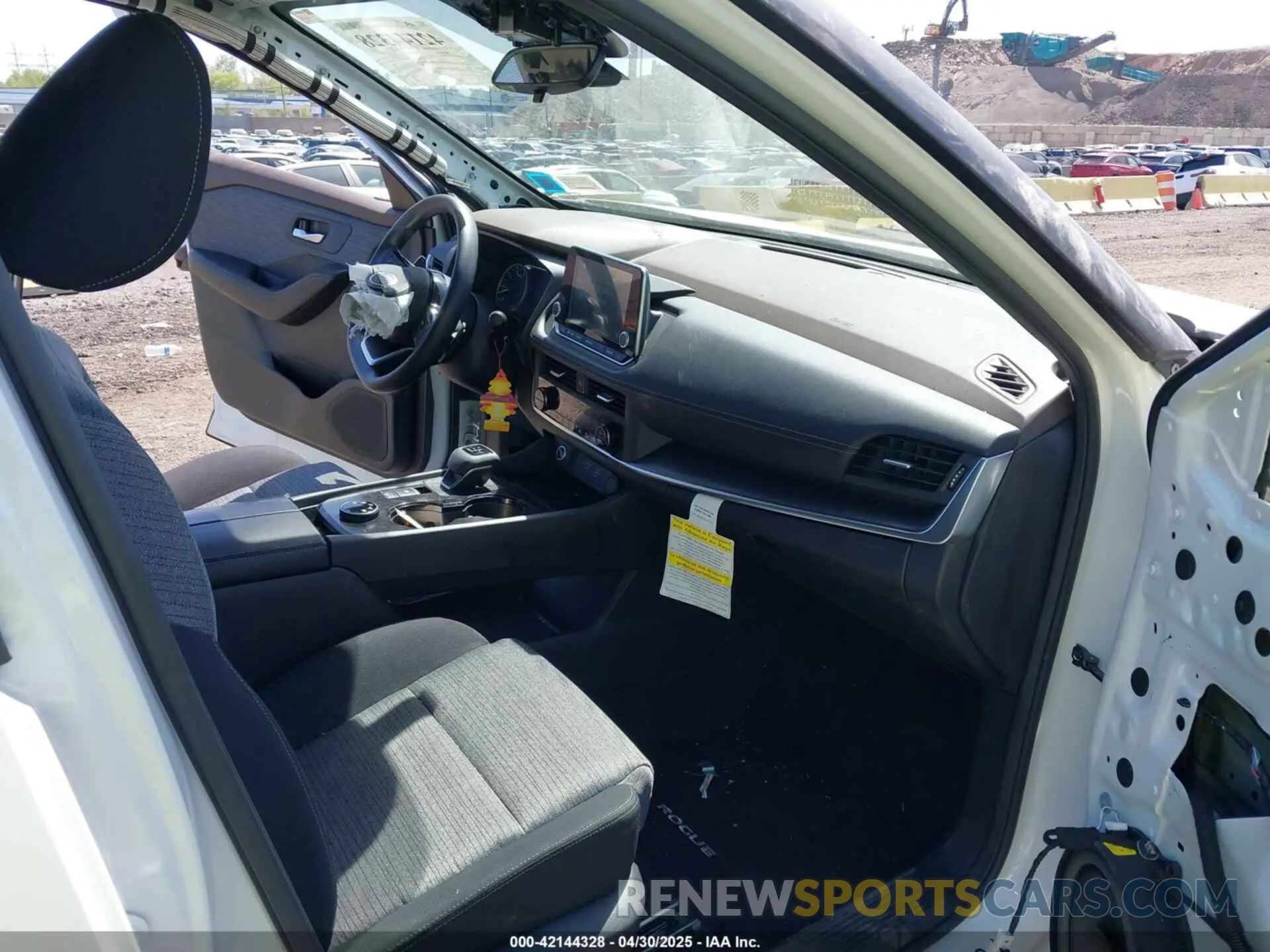 5 Photograph of a damaged car JN8BT3BB8PW354652 NISSAN ROGUE 2023