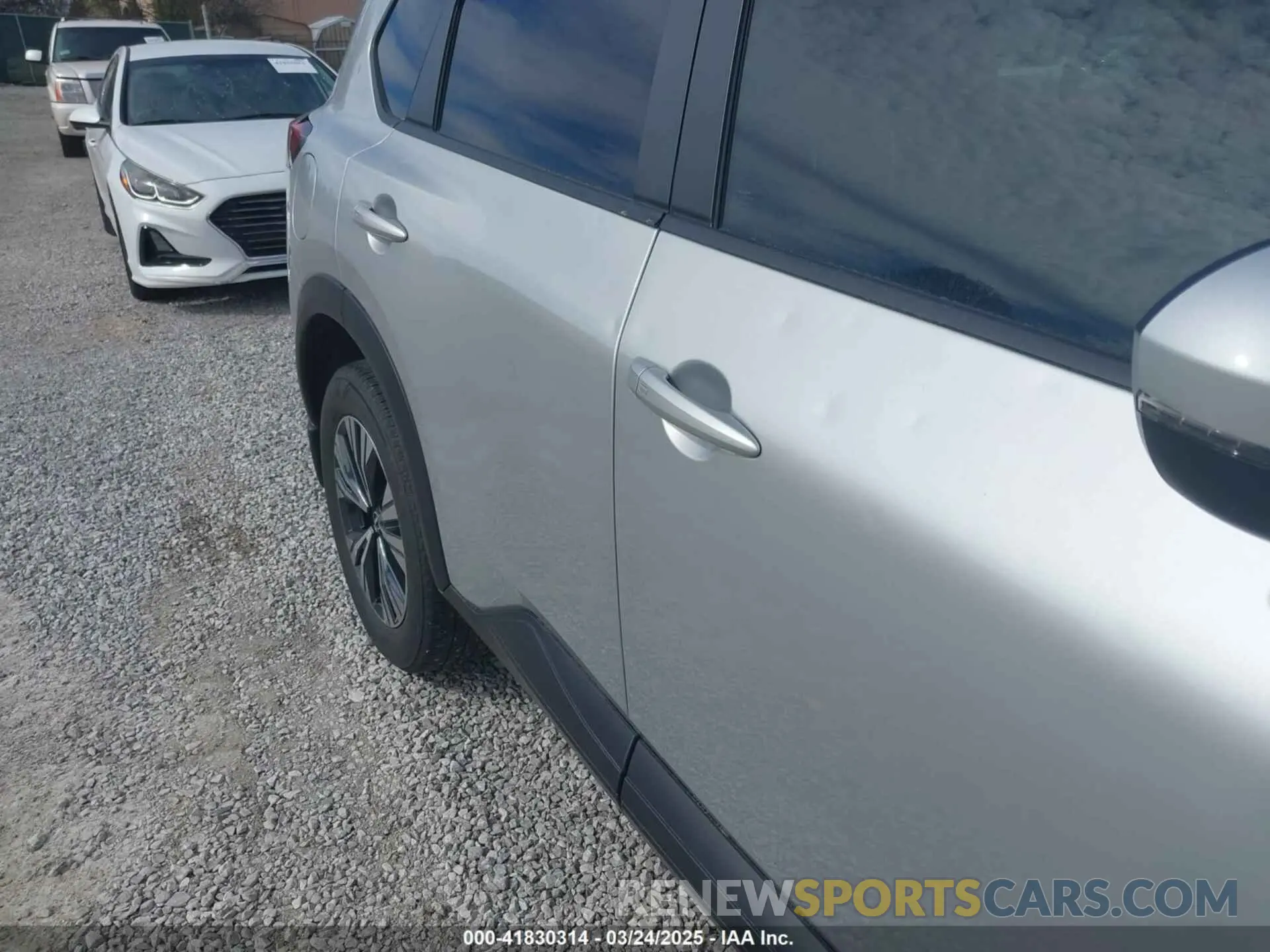 19 Photograph of a damaged car JN8BT3BB8PW459398 NISSAN ROGUE 2023
