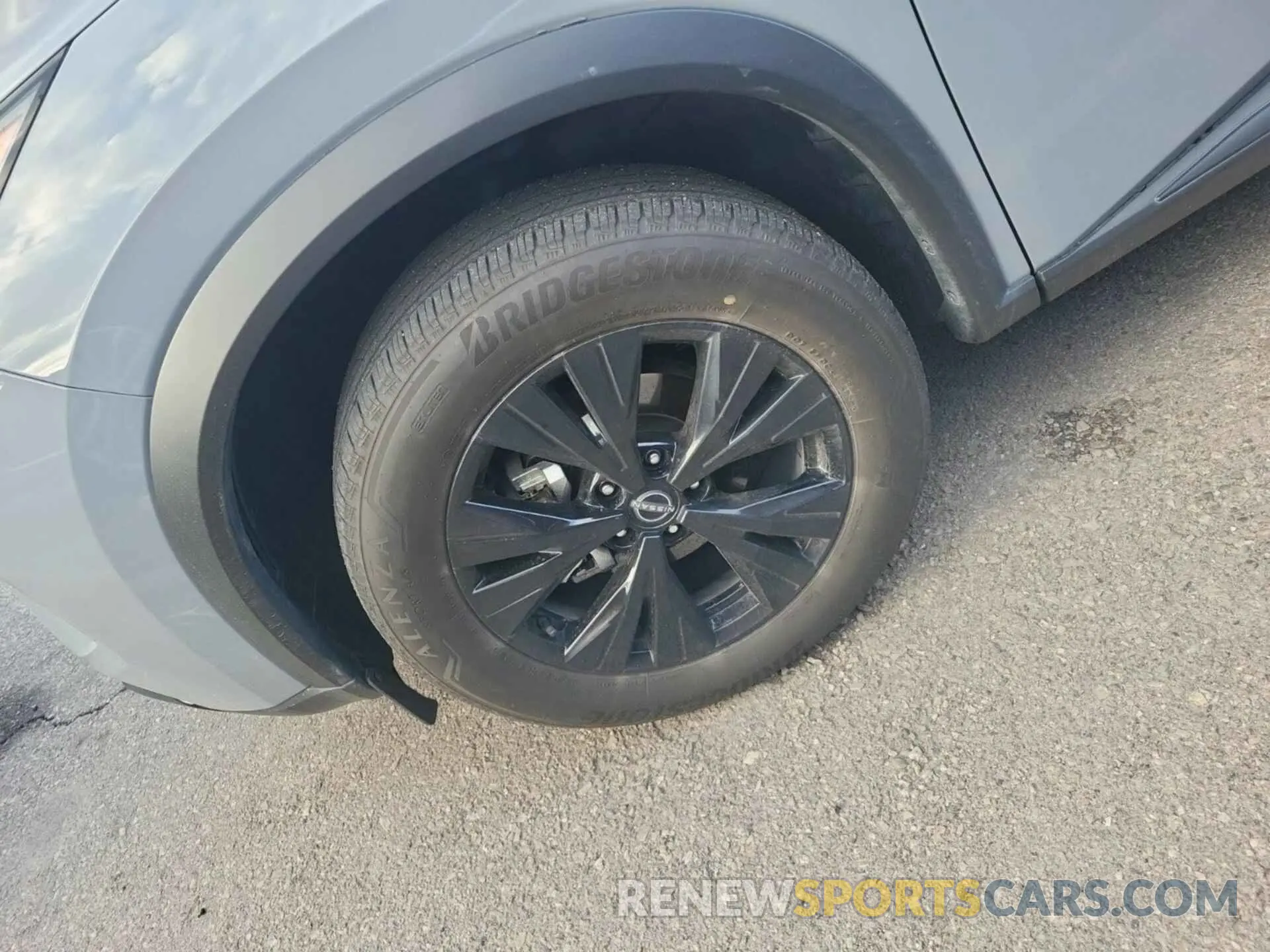 31 Photograph of a damaged car JN8BT3BBXPW221634 NISSAN ROGUE 2023