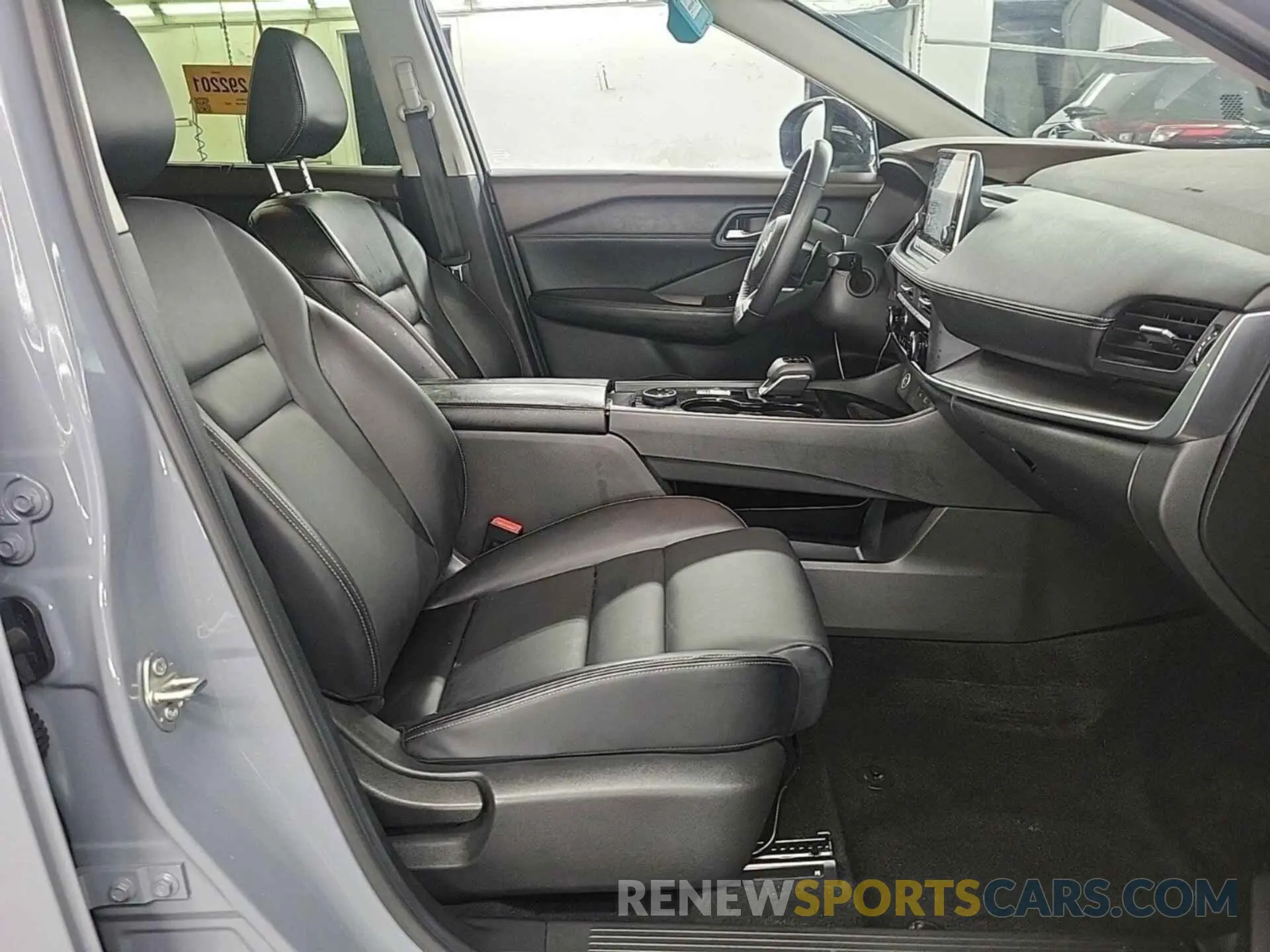 47 Photograph of a damaged car JN8BT3BBXPW221634 NISSAN ROGUE 2023