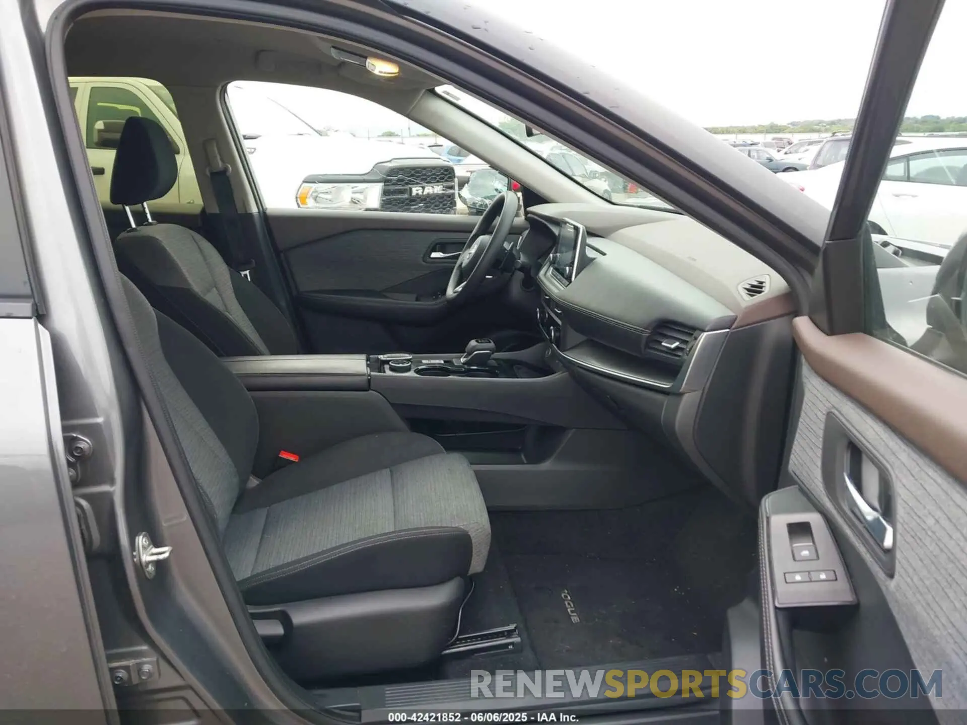 5 Photograph of a damaged car JN8BT3BBXPW475523 NISSAN ROGUE 2023