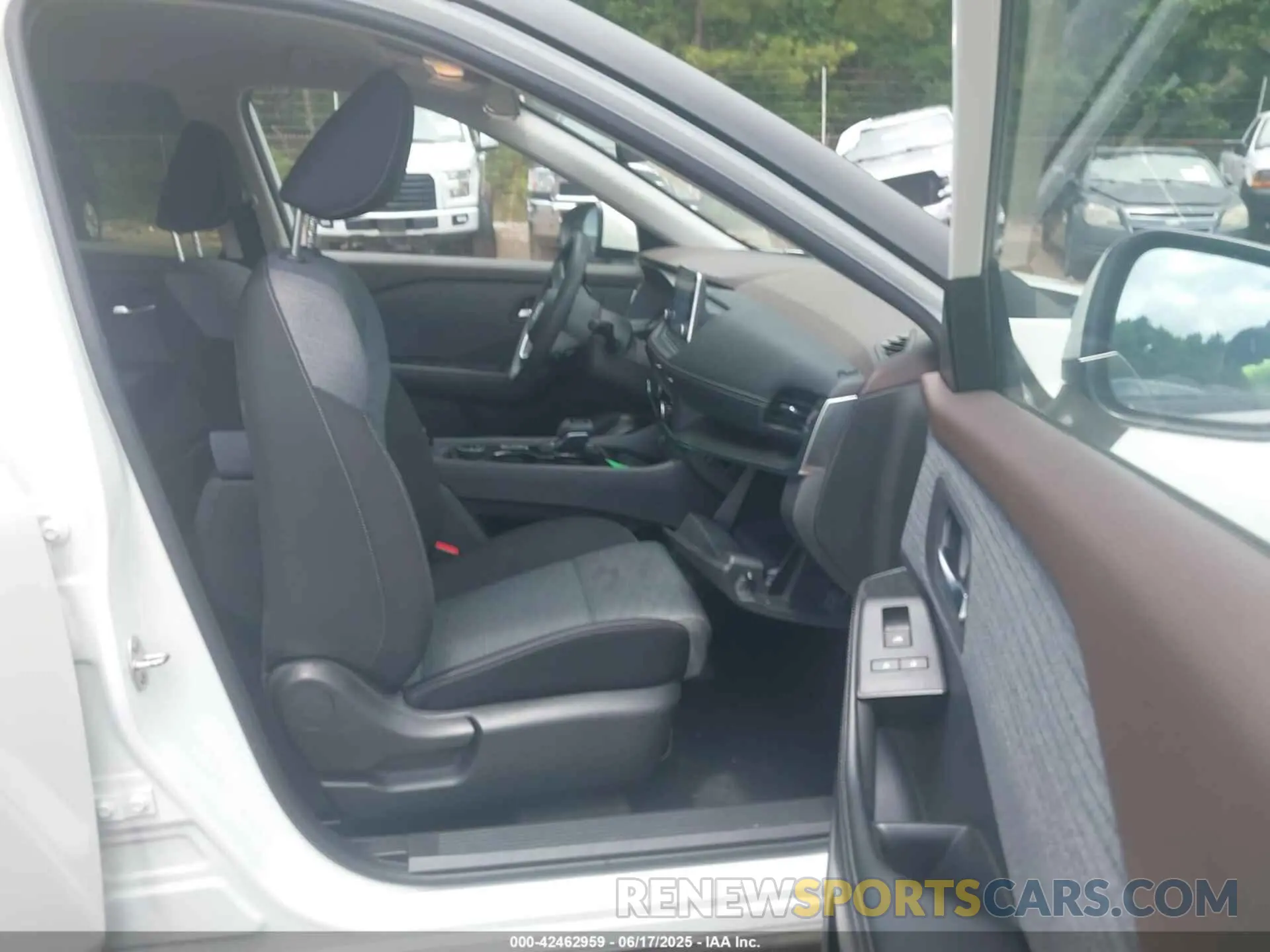 5 Photograph of a damaged car JN8BT3BBXPW479667 NISSAN ROGUE 2023