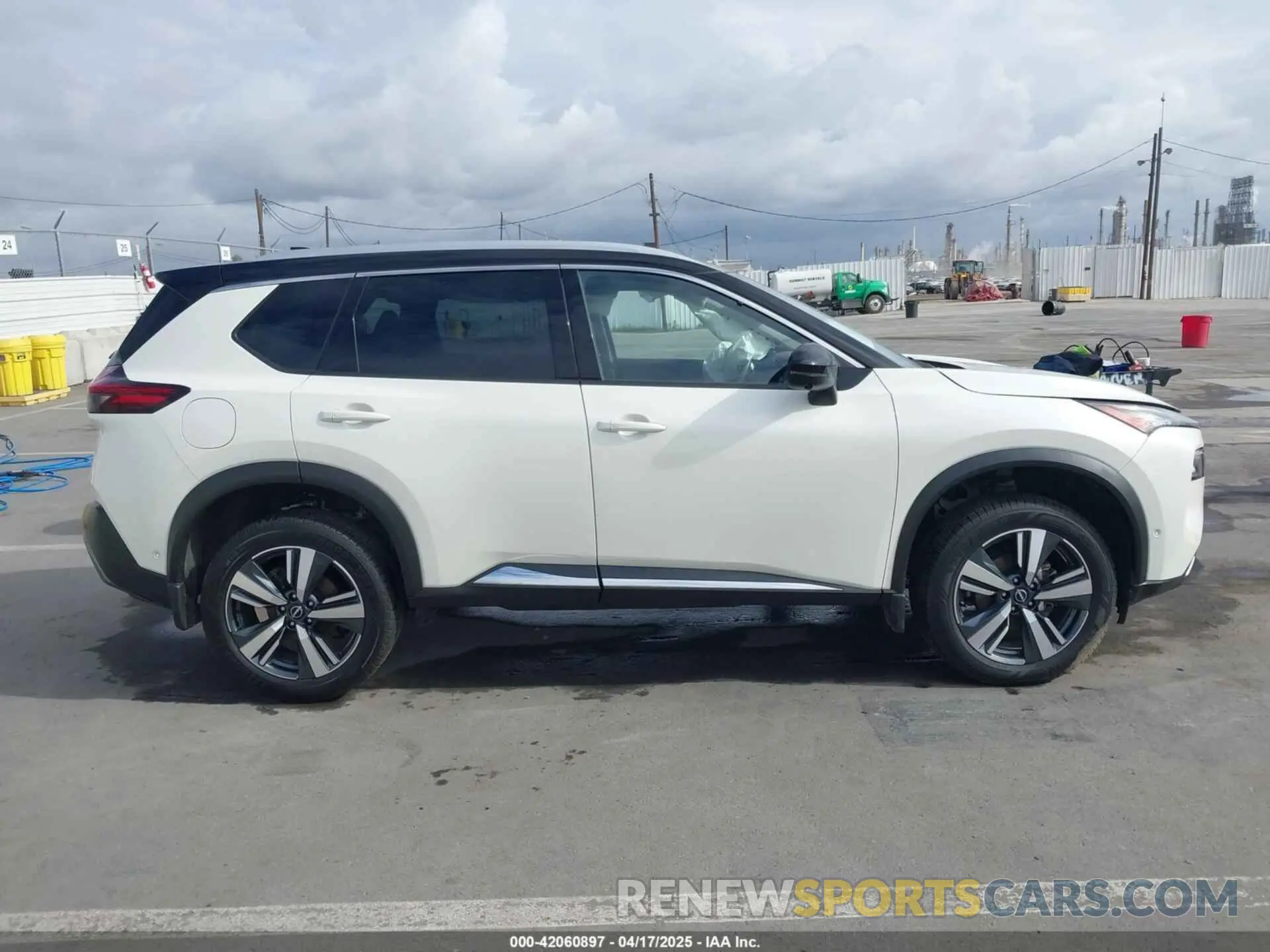 13 Photograph of a damaged car JN8BT3CB7PW464185 NISSAN ROGUE 2023