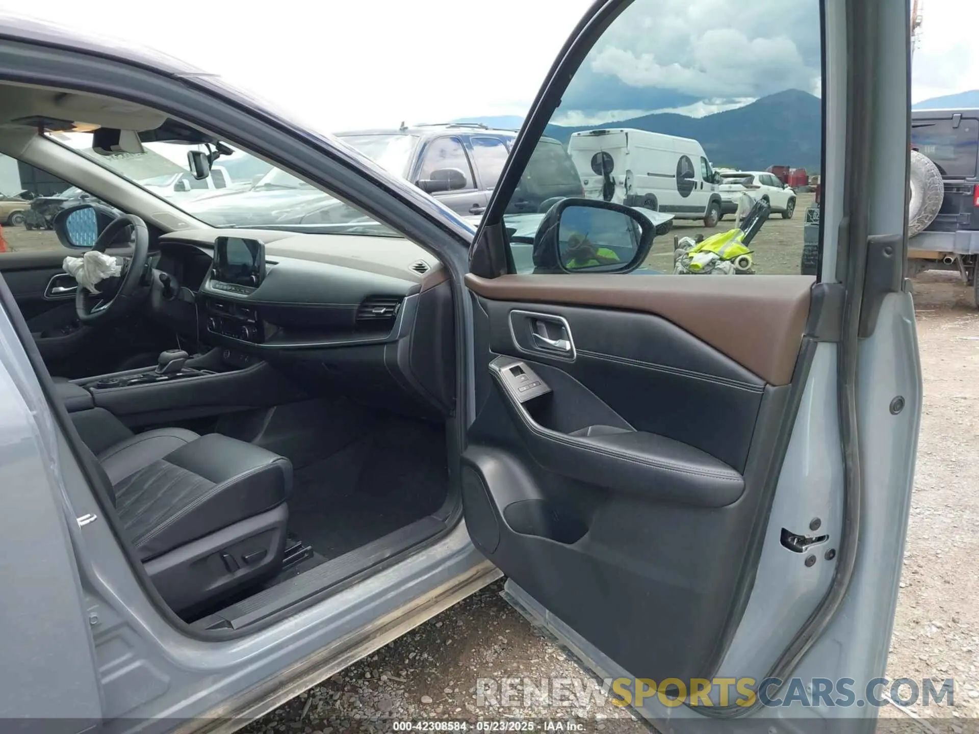 5 Photograph of a damaged car JN8BT3DD5PW318125 NISSAN ROGUE 2023