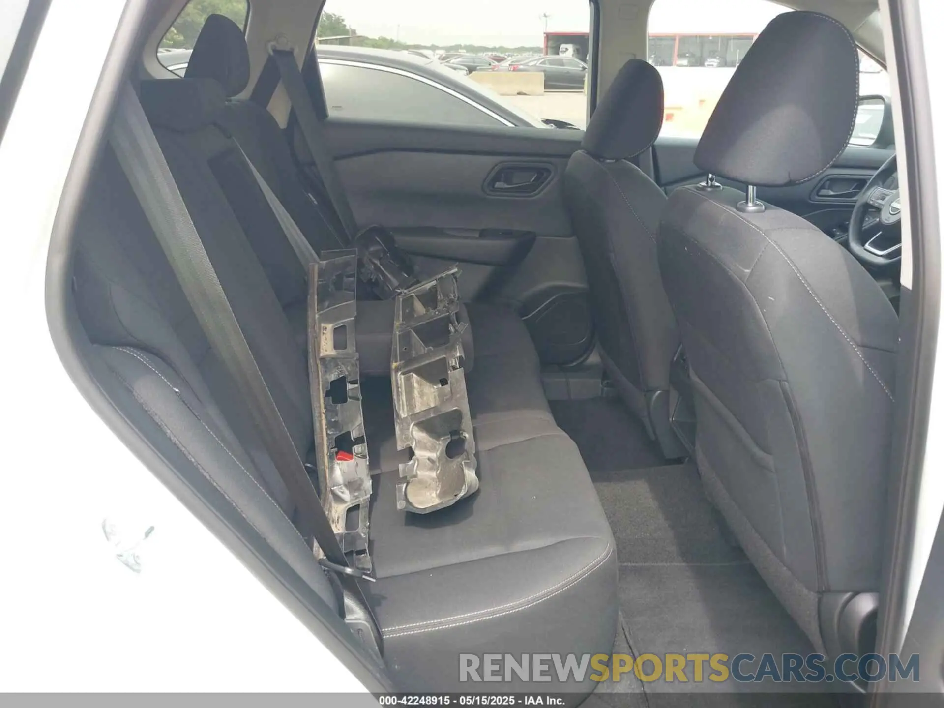 8 Photograph of a damaged car 5N1BT3AA0RC714789 NISSAN ROGUE 2024