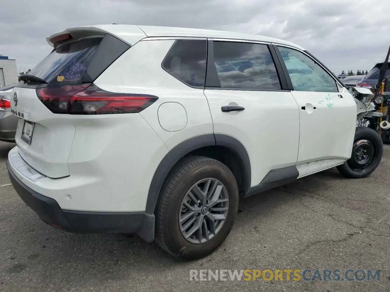 3 Photograph of a damaged car 5N1BT3AA1RC727891 NISSAN ROGUE 2024