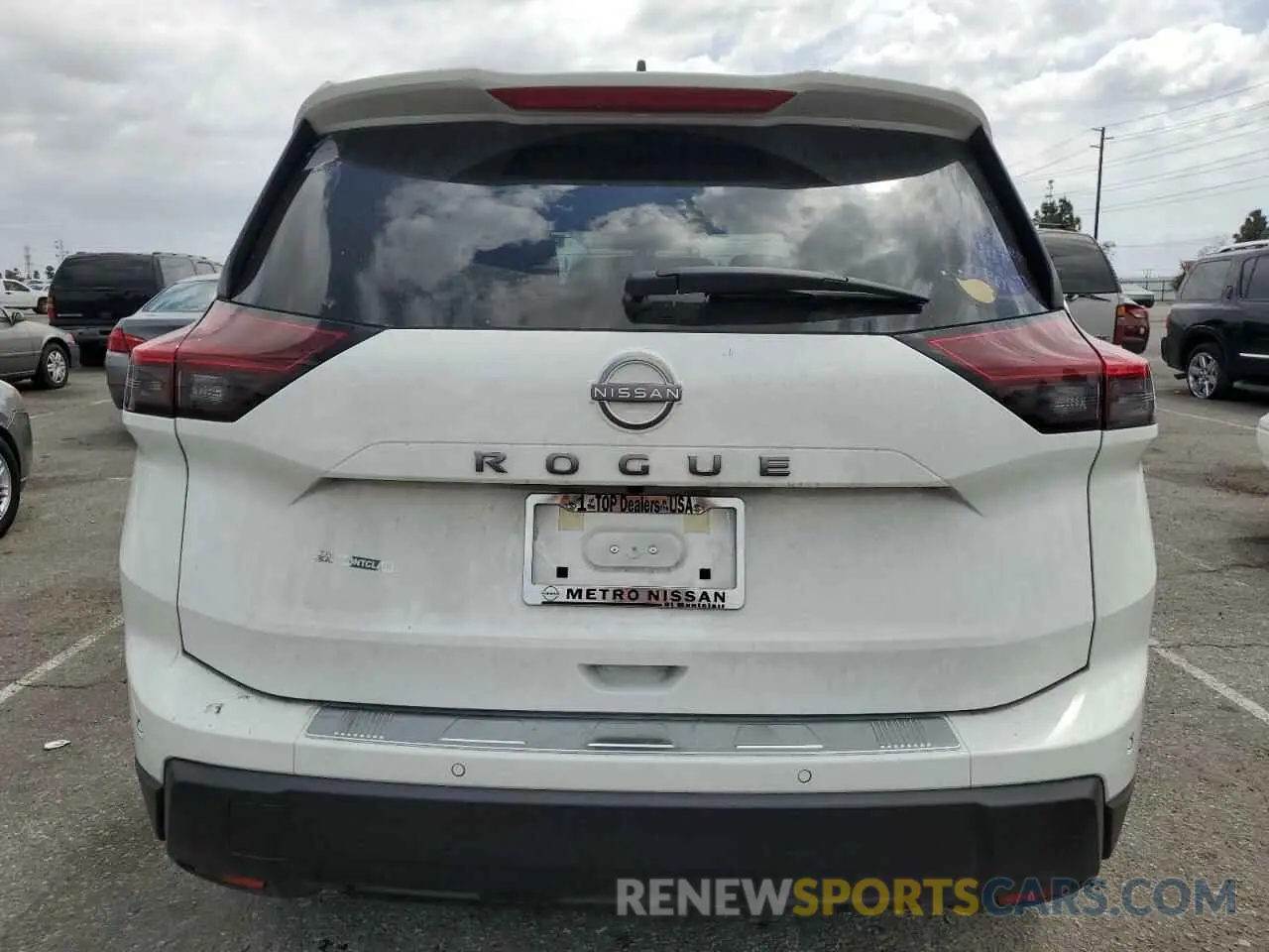 6 Photograph of a damaged car 5N1BT3AA1RC727891 NISSAN ROGUE 2024