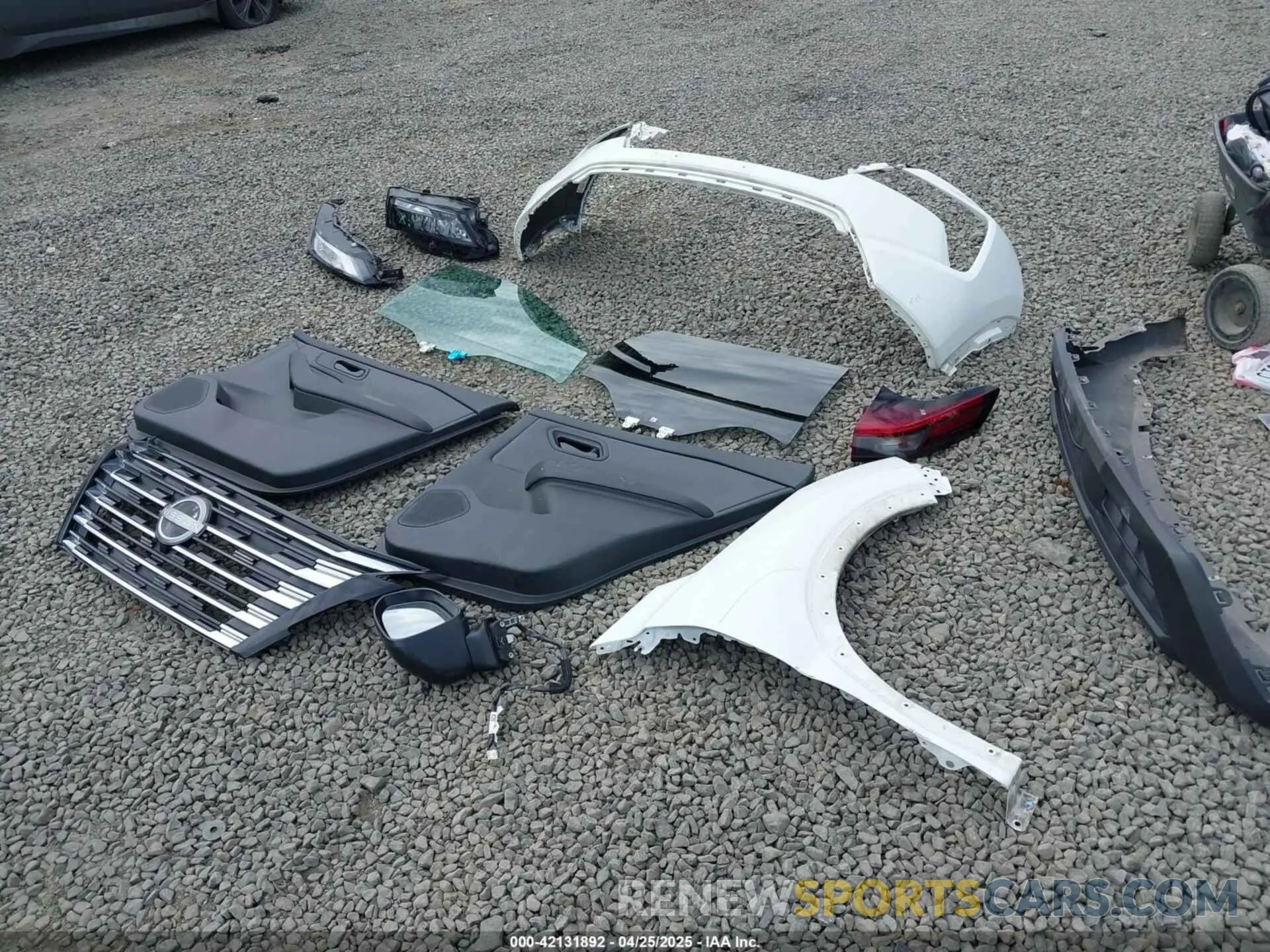 12 Photograph of a damaged car 5N1BT3AA2RC671783 NISSAN ROGUE 2024