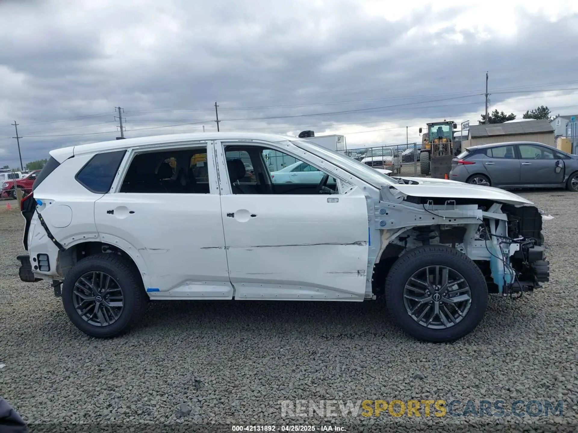 14 Photograph of a damaged car 5N1BT3AA2RC671783 NISSAN ROGUE 2024