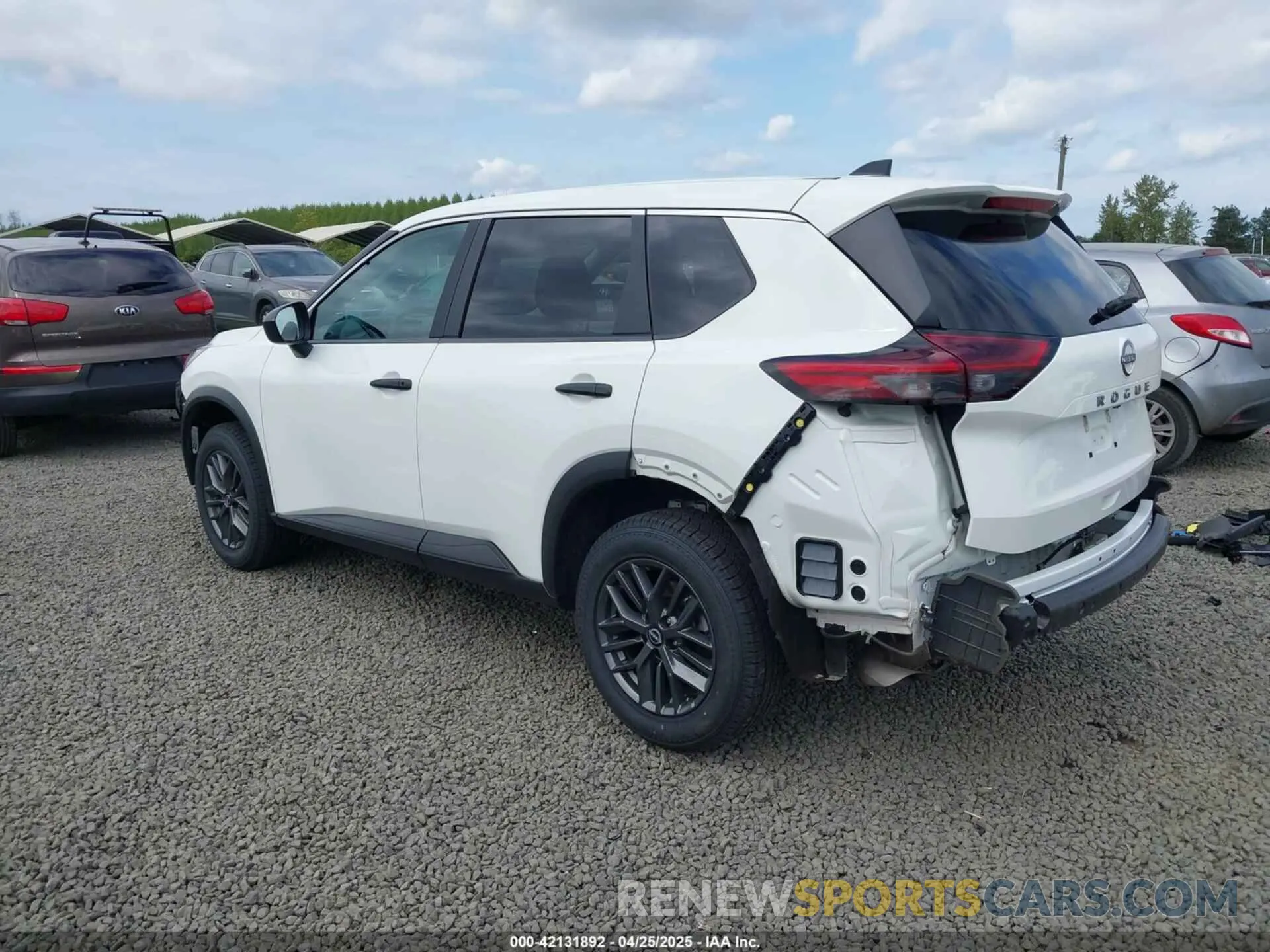 3 Photograph of a damaged car 5N1BT3AA2RC671783 NISSAN ROGUE 2024