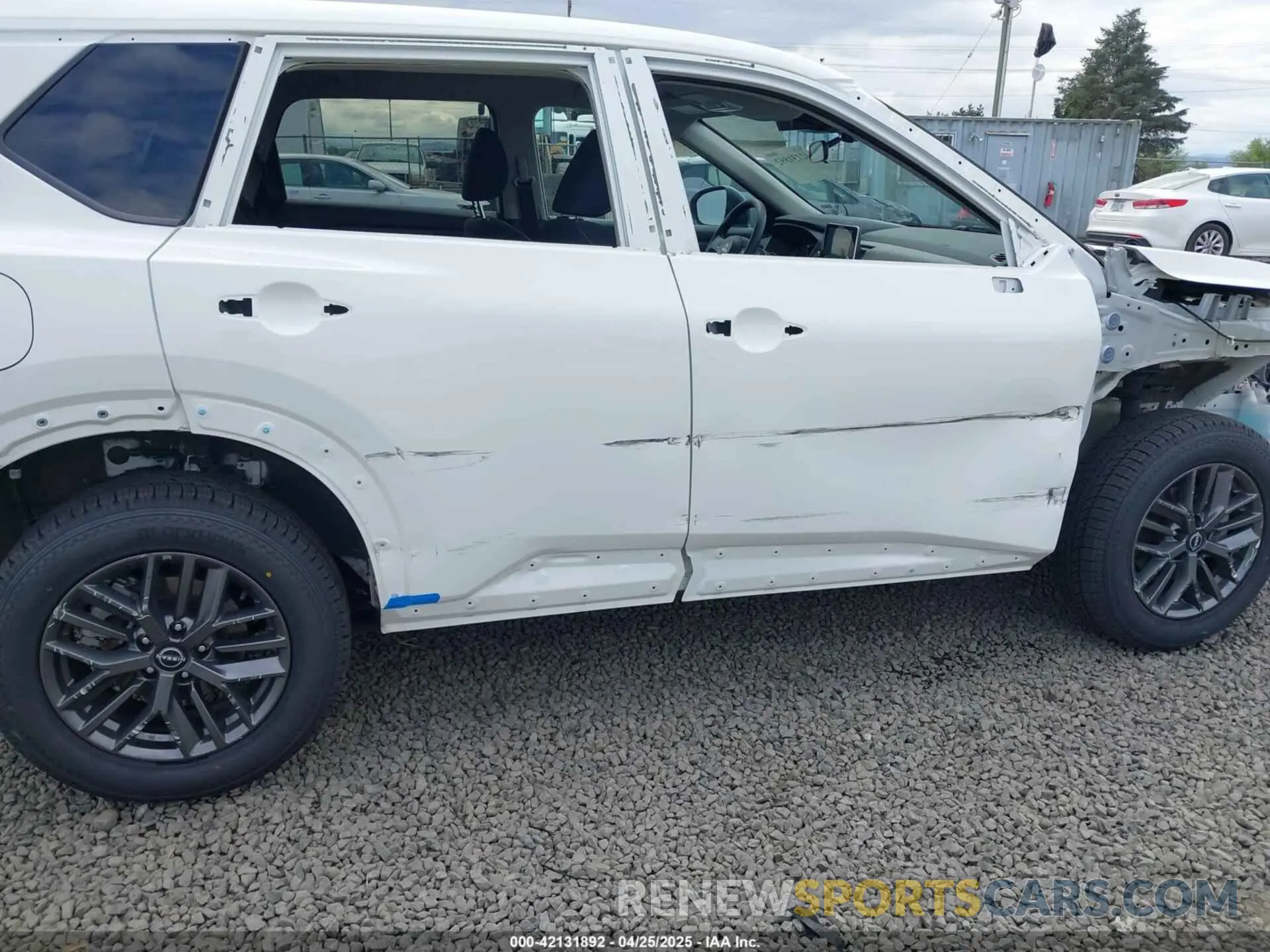 6 Photograph of a damaged car 5N1BT3AA2RC671783 NISSAN ROGUE 2024