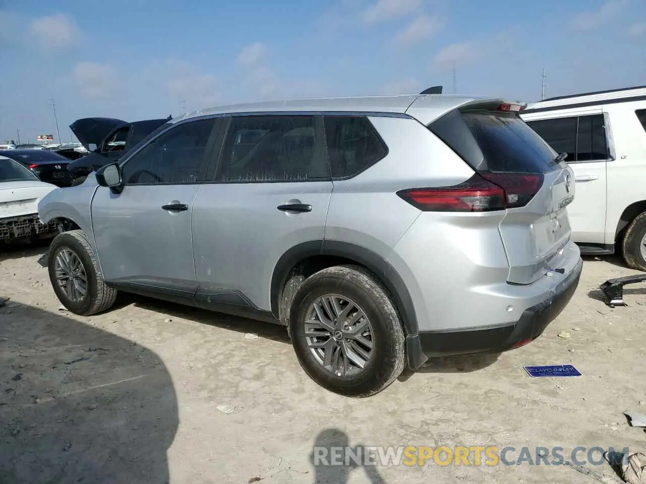 2 Photograph of a damaged car 5N1BT3AA2RC761533 NISSAN ROGUE 2024