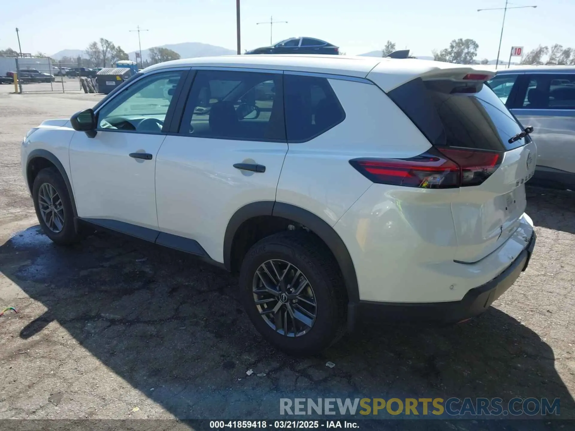 3 Photograph of a damaged car 5N1BT3AA3RC688415 NISSAN ROGUE 2024