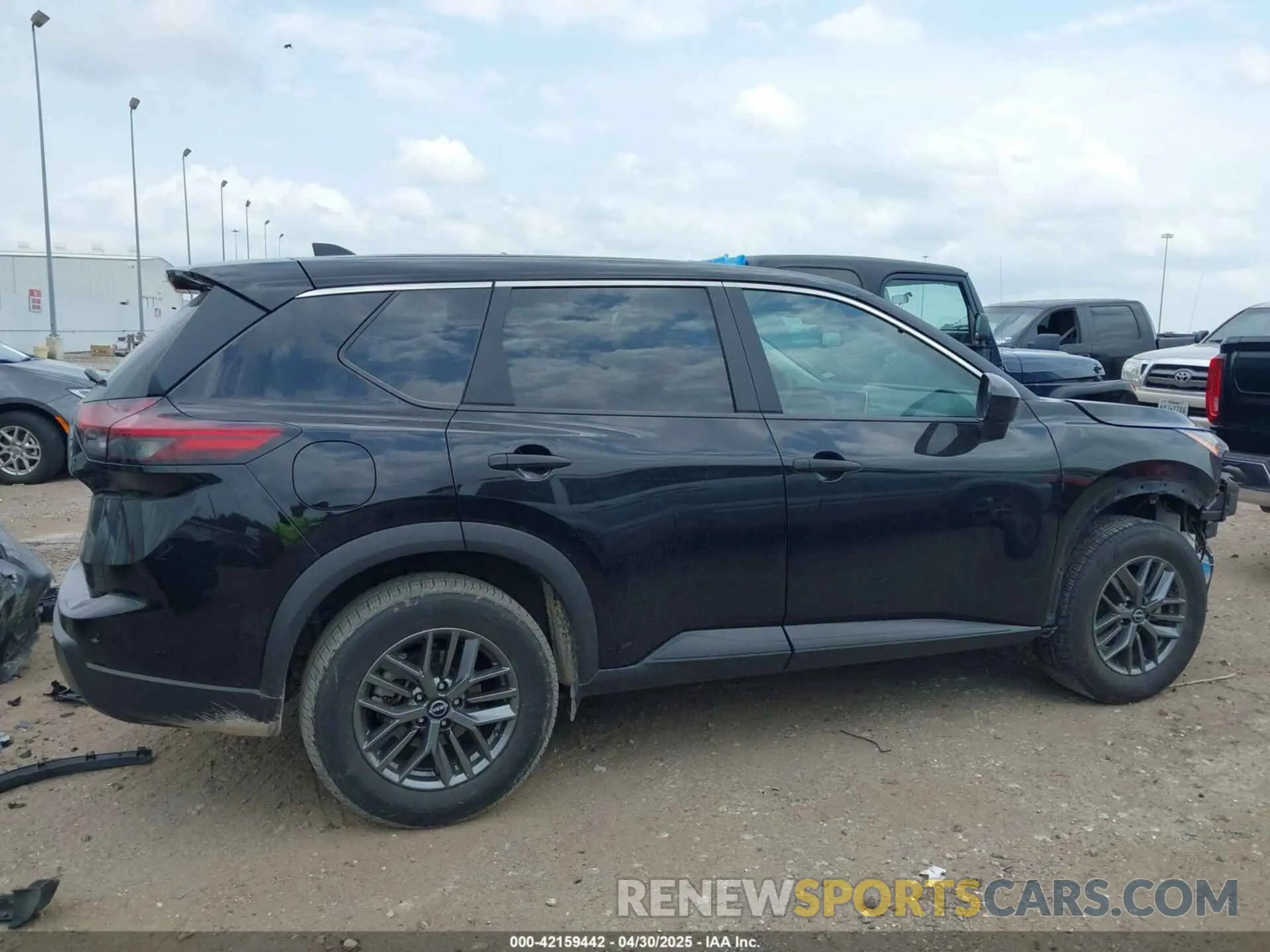 14 Photograph of a damaged car 5N1BT3AA3RC710526 NISSAN ROGUE 2024