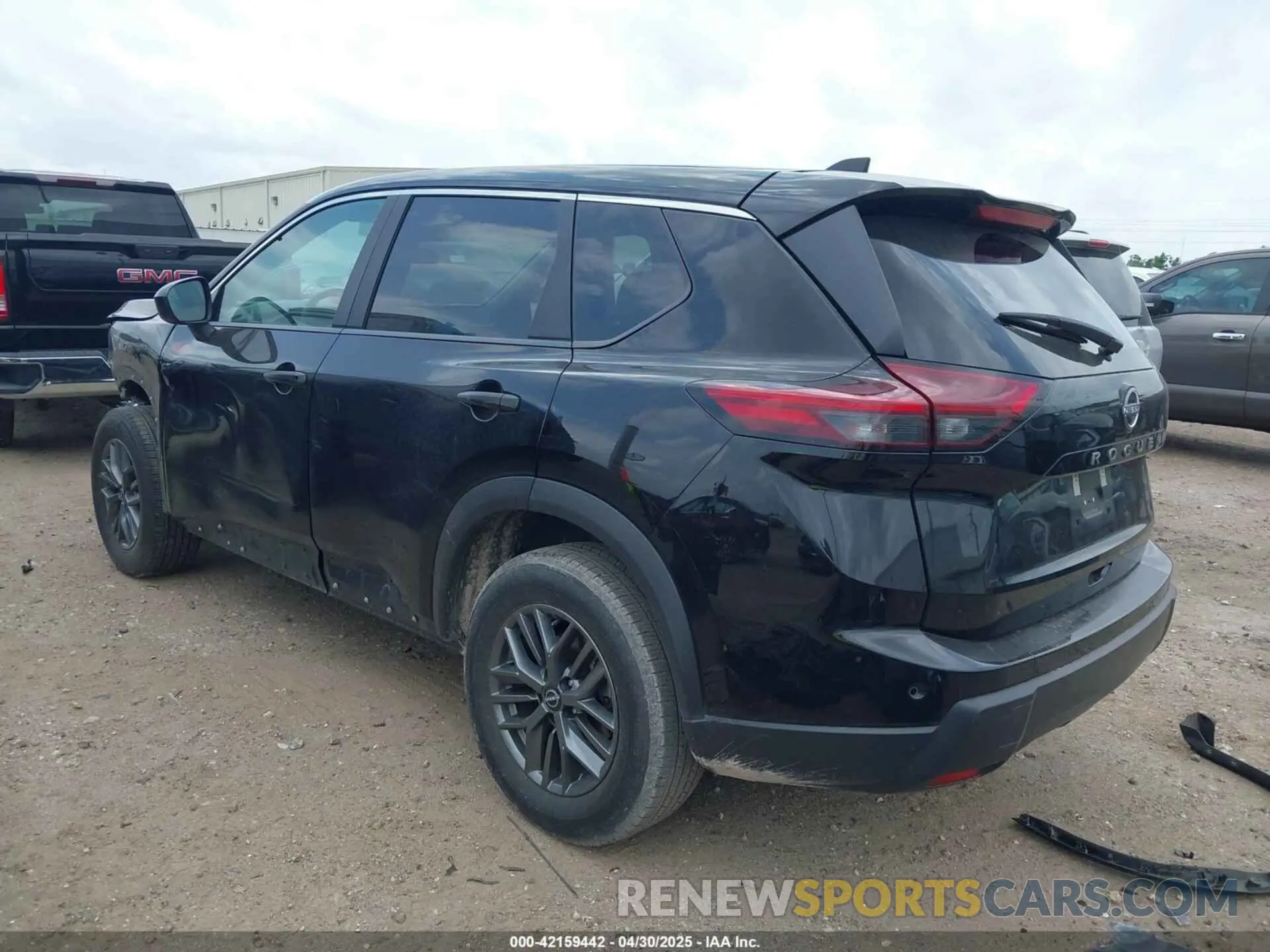 3 Photograph of a damaged car 5N1BT3AA3RC710526 NISSAN ROGUE 2024